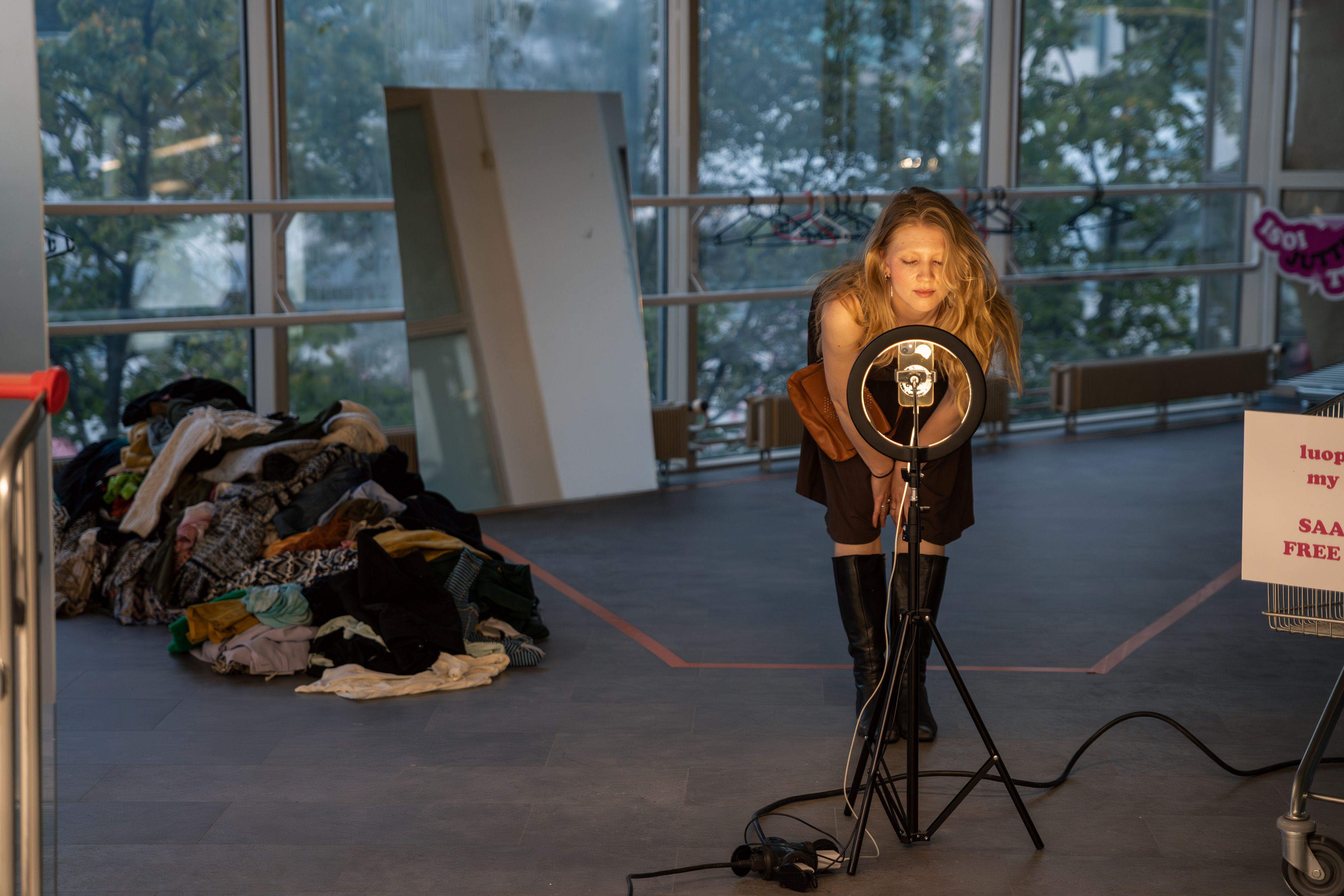 Durational performance "Watch me on Insta live, when I discard myself!!!" by Vilma Vanhanen. (Picture: Siavash Minaravesh)