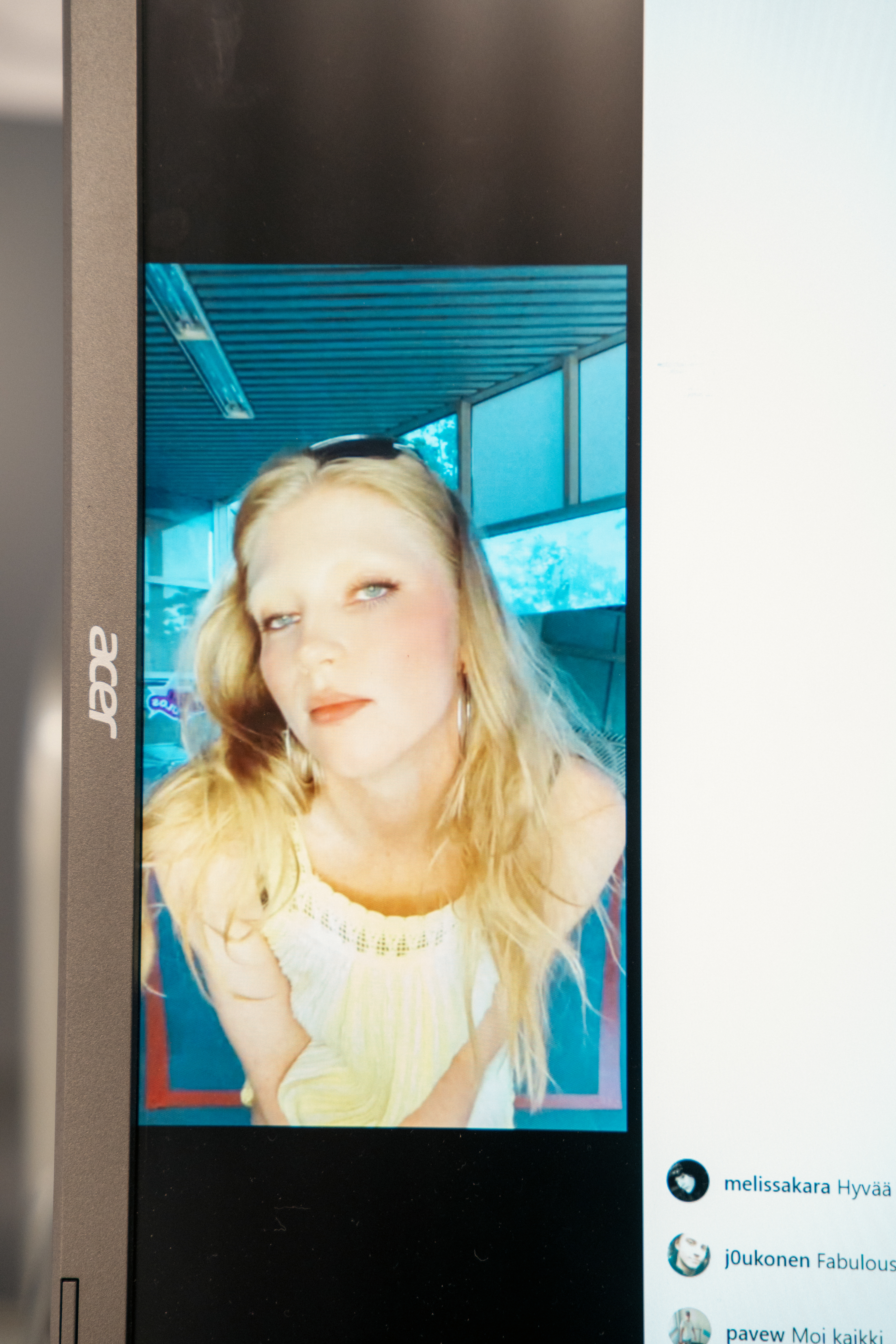 Durational performance "Watch me on Insta live, when I discard myself!!!" by Vilma Vanhanen. (Picture: Siavash Minaravesh)