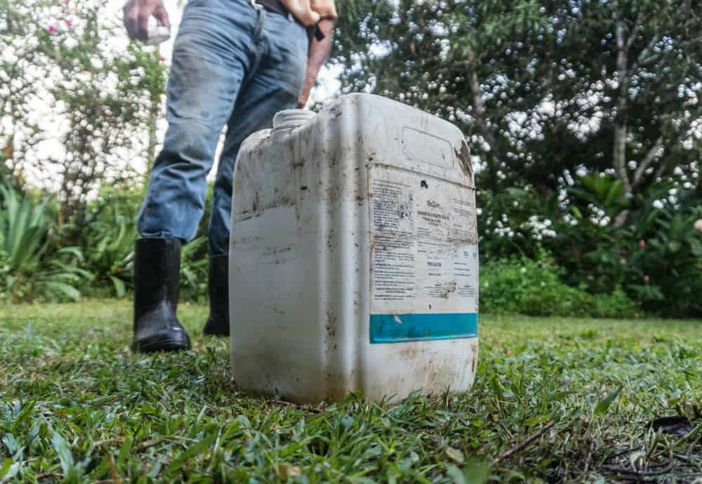 Glyphosate is a chemical weed killer that some farmers say is essential to their work, but one residents are trying to ban around the country because of its carcinogenic properties.