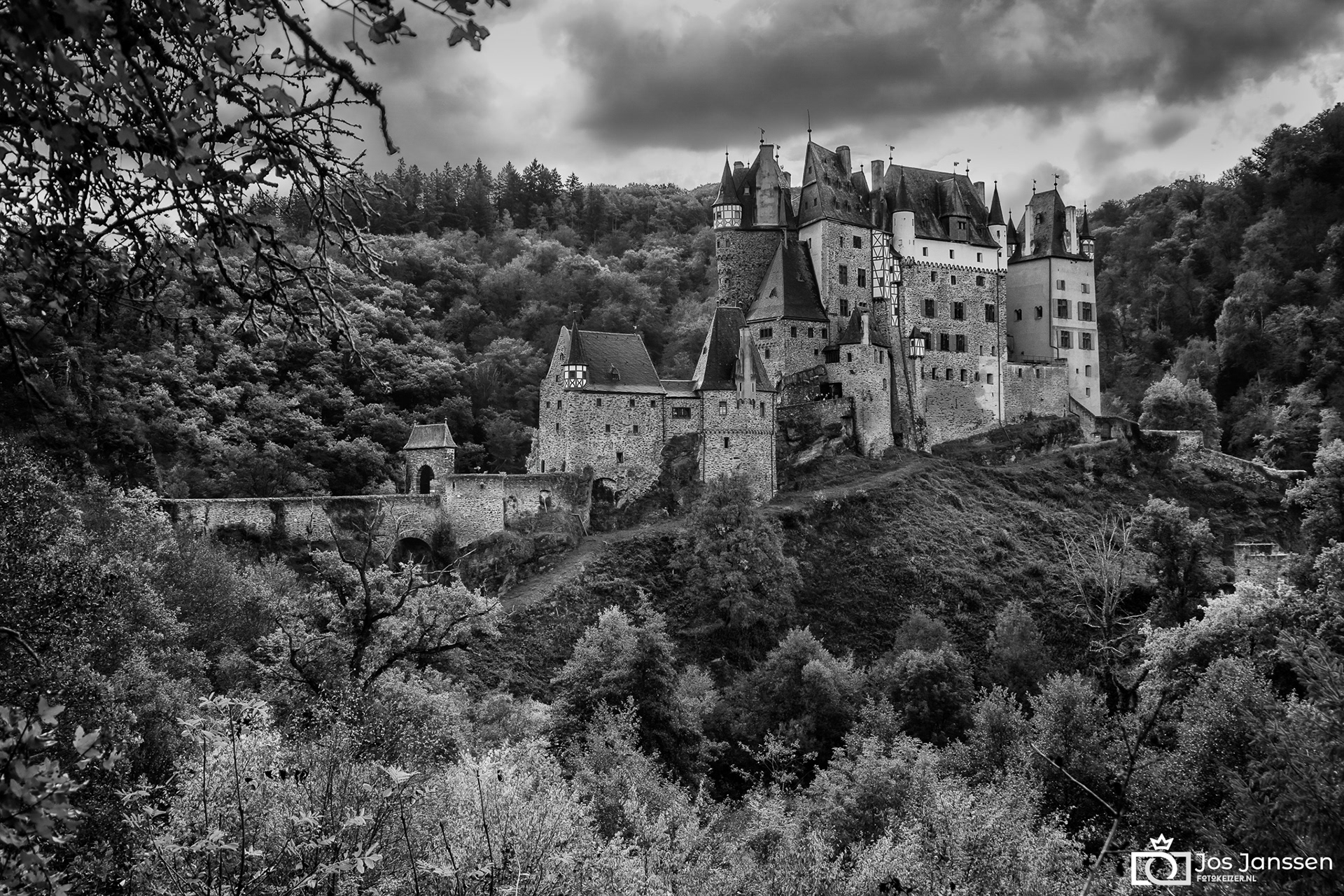 Burg Eltz nabij de Moezel (Sony RX100 VII)