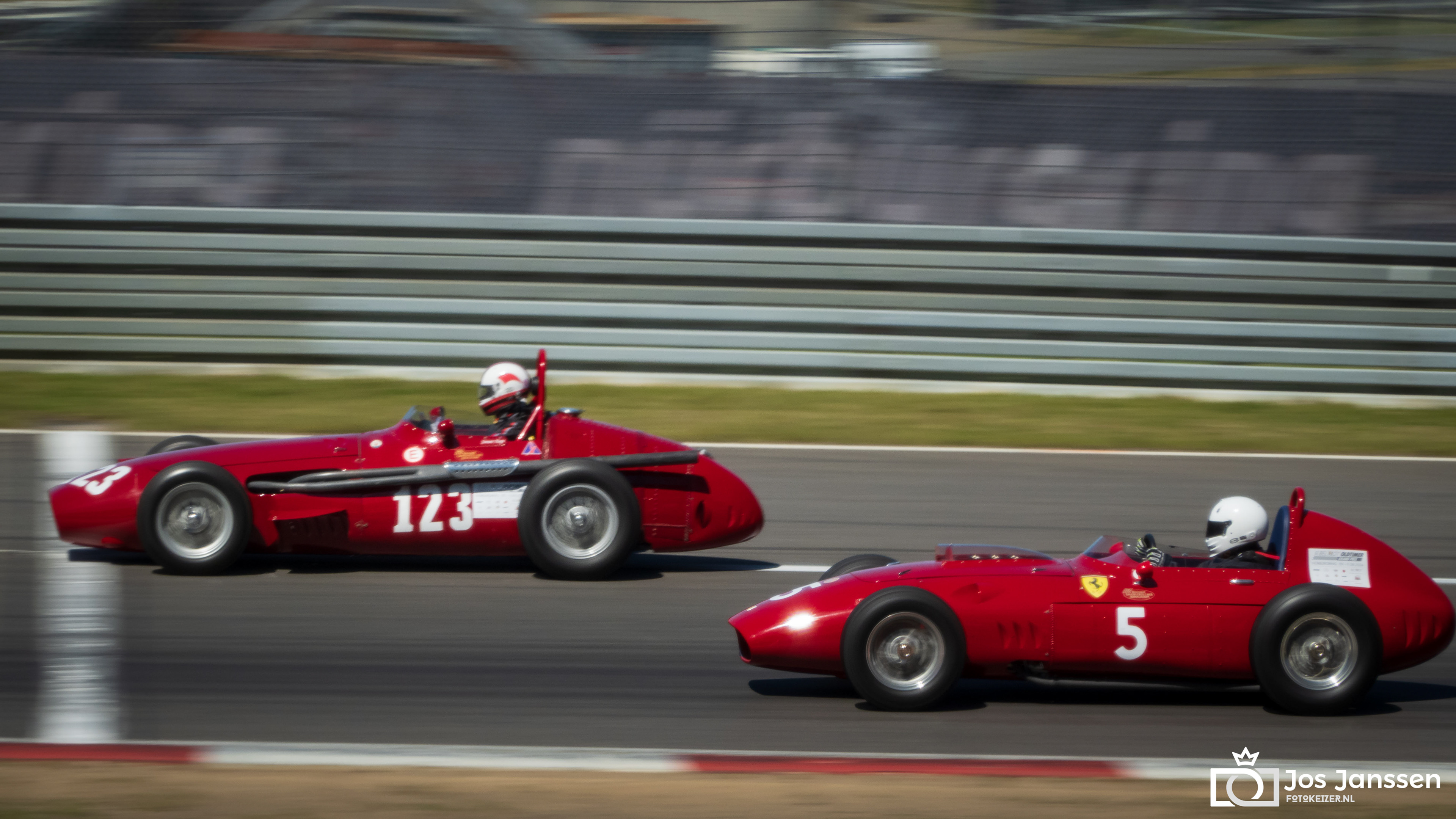 Racen met historische auto's (Sony Rx100 VII)