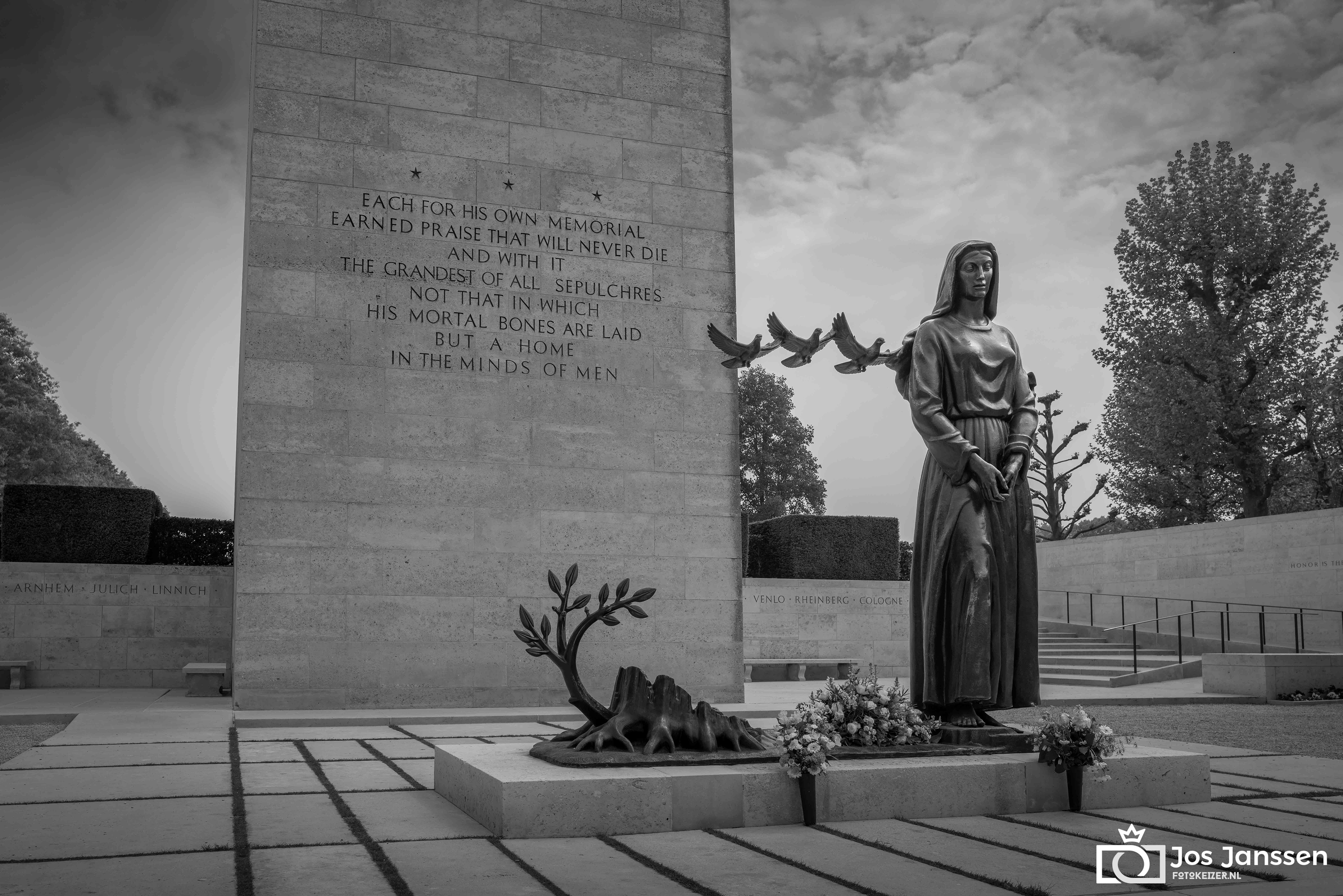 Margraten monument Amerikaan kerkhof (Leica Q2 Monochrome)