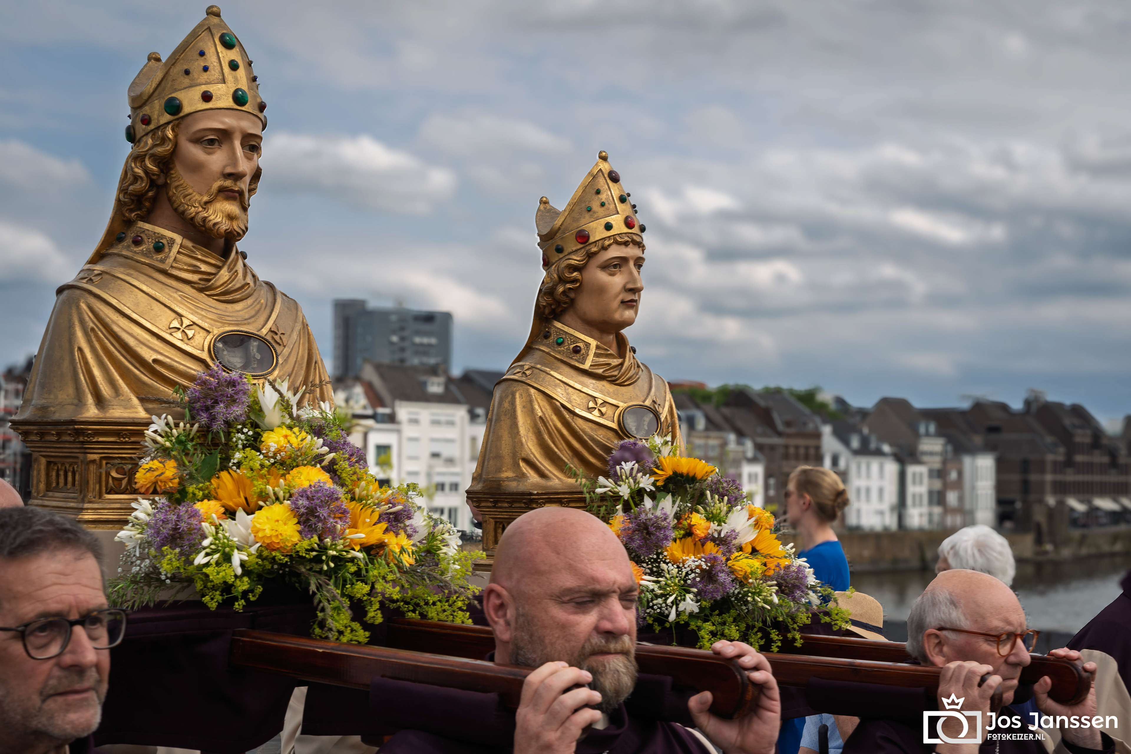 De heilige Monulphus en Gondulfus tijdens Hemelvaartsgang Maastricht (Sony A7 III)