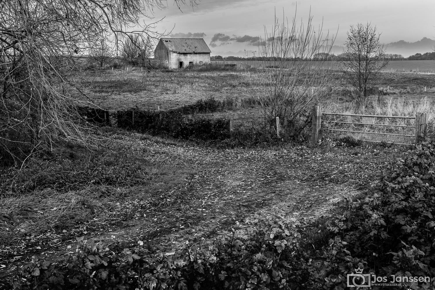 Verlaten schuurtje bij het Klimmendervoetpad (Sony A7III)