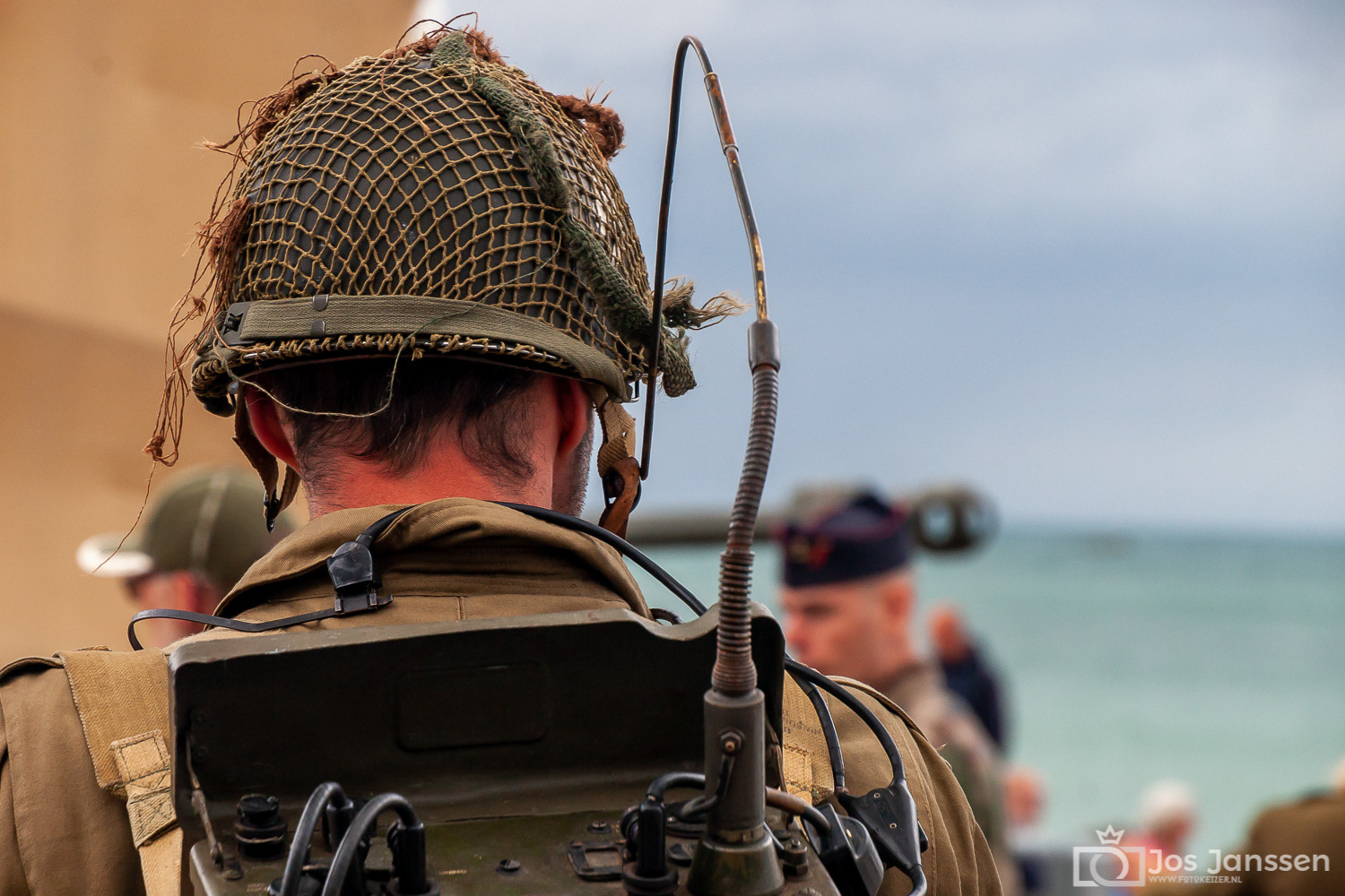 Soldaat figurant in Arromanches-les-Bains (Canon 30D)