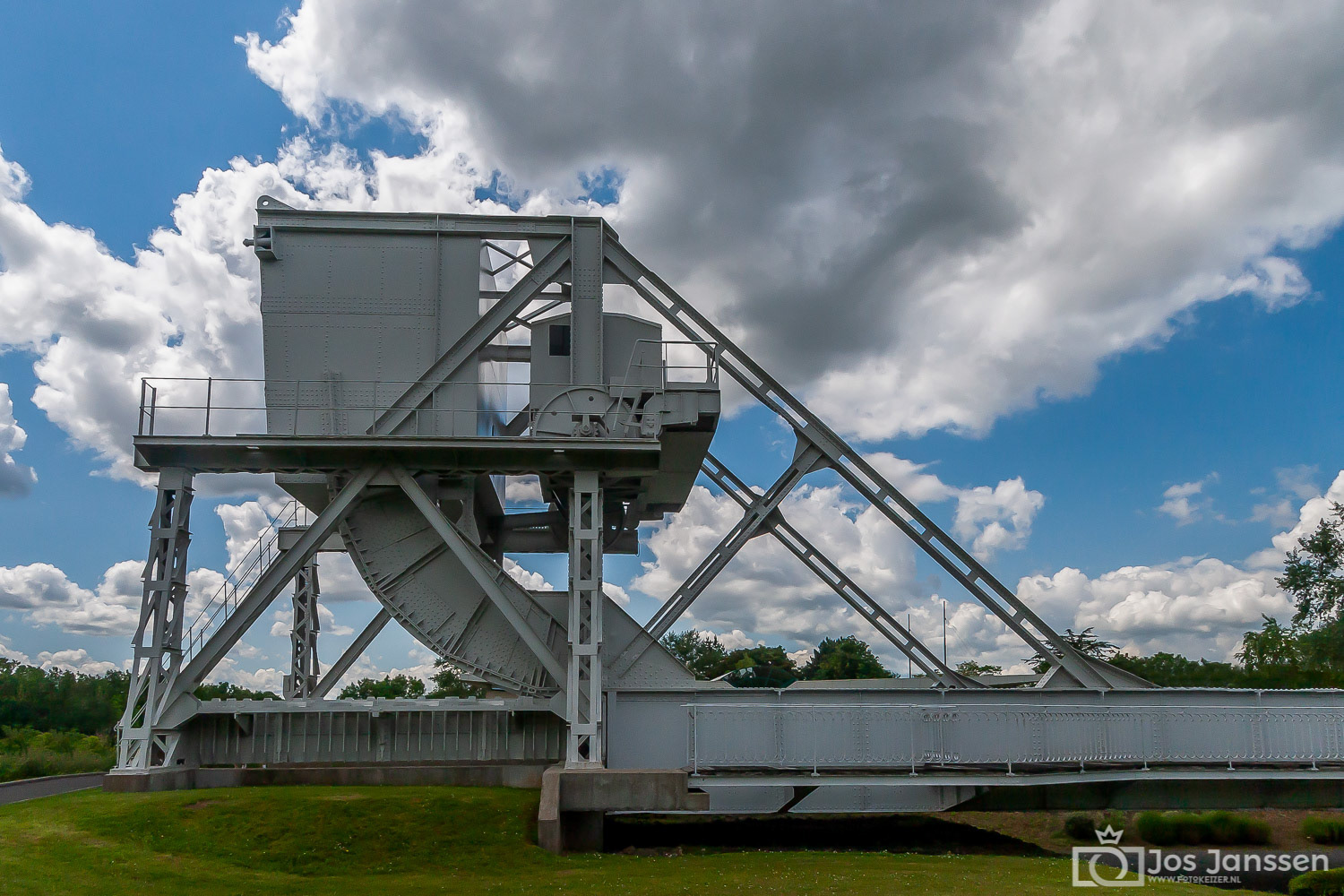 Pegasus bridge in Ouistreham (Canon 30D)
