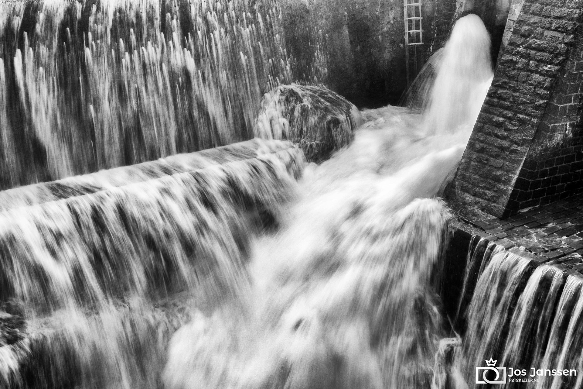 Van lijntjes tot een krachtige waterstraal (Canon 30D)