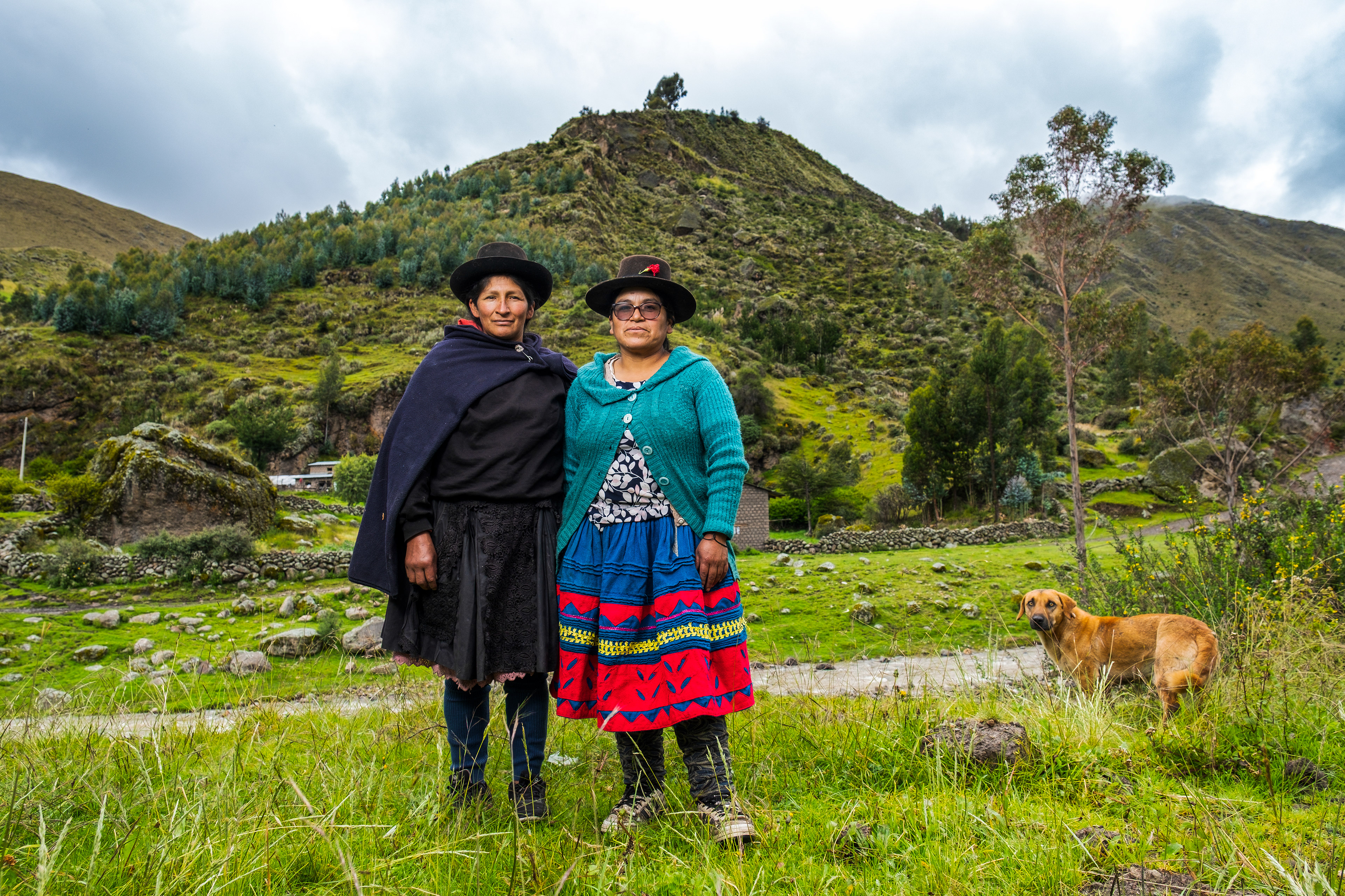 Victoria Huamancusi Algoner och Jesica Godoy