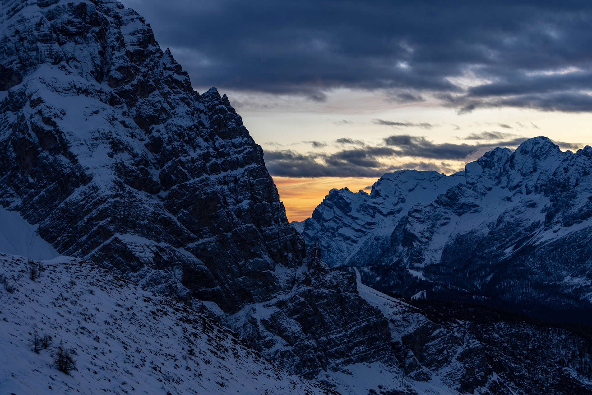 On that day, the scenery became magical just after sunset.