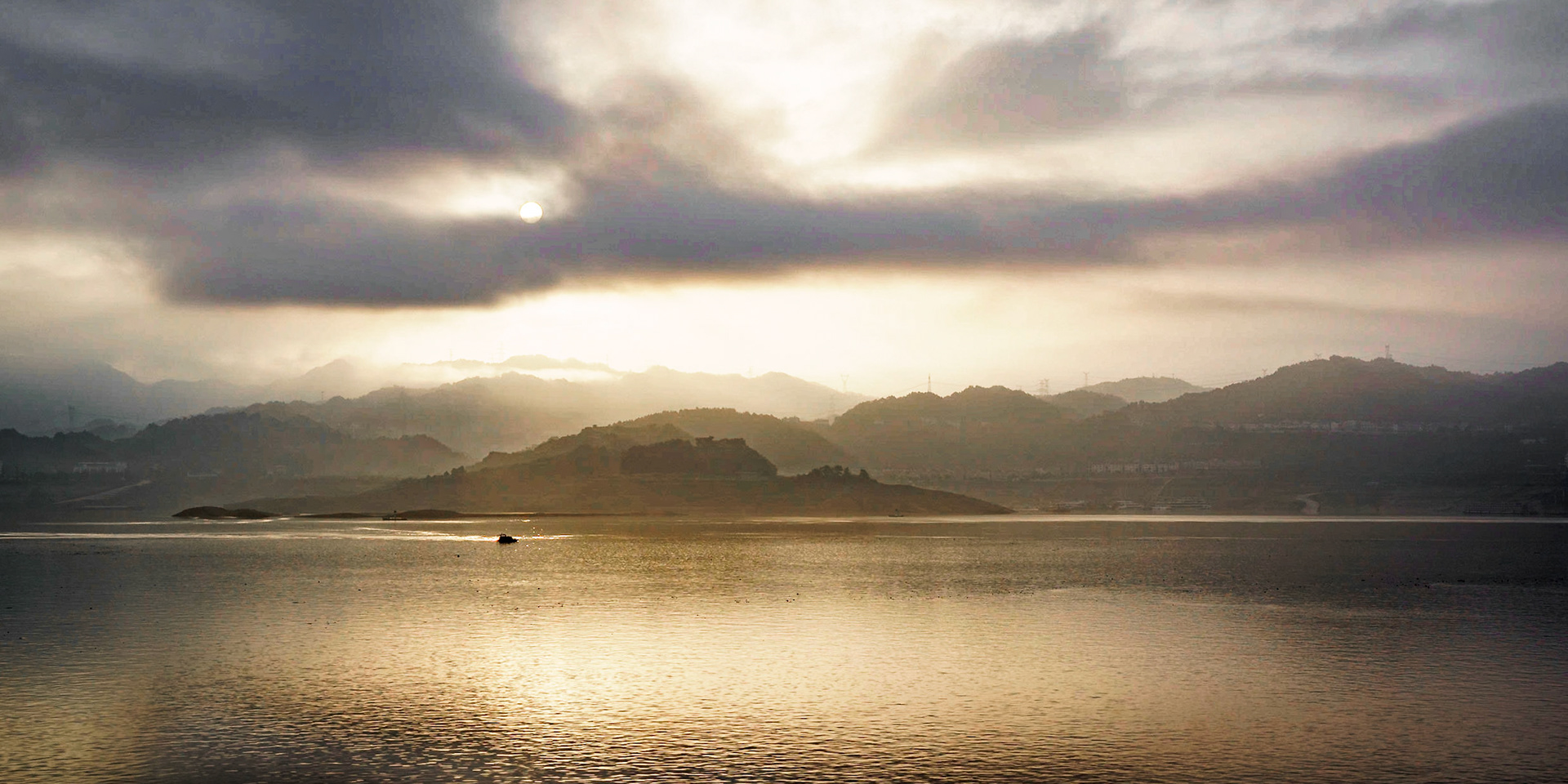 Sunrise over the Yangtze River at Maoping Port.
