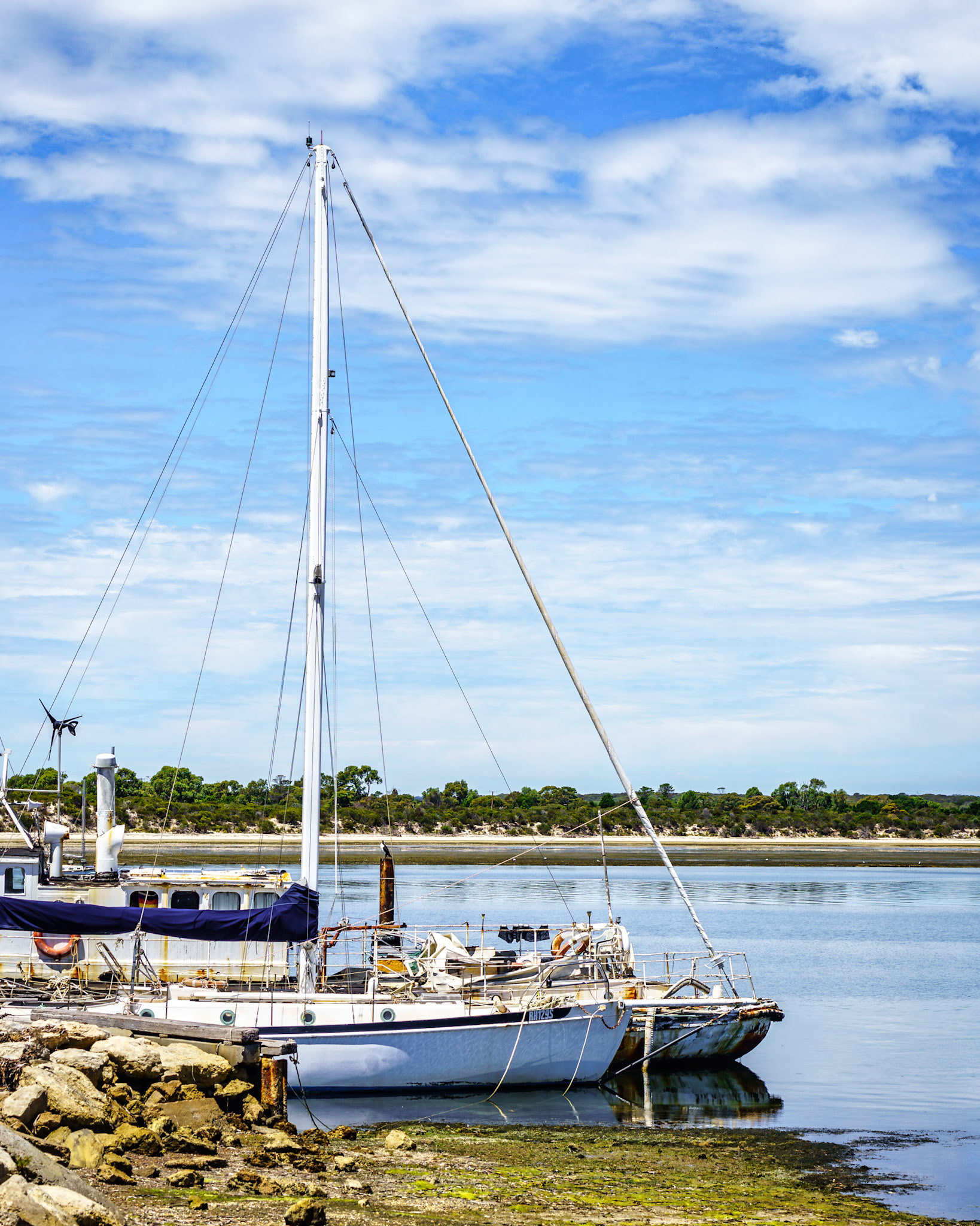 American River is a popular and safe bay in between Penneshaw and Kingscote on Kangaroo Island. There is a working wharf where you can view ship building activities and try the fresh oysters at the local oyster farm.