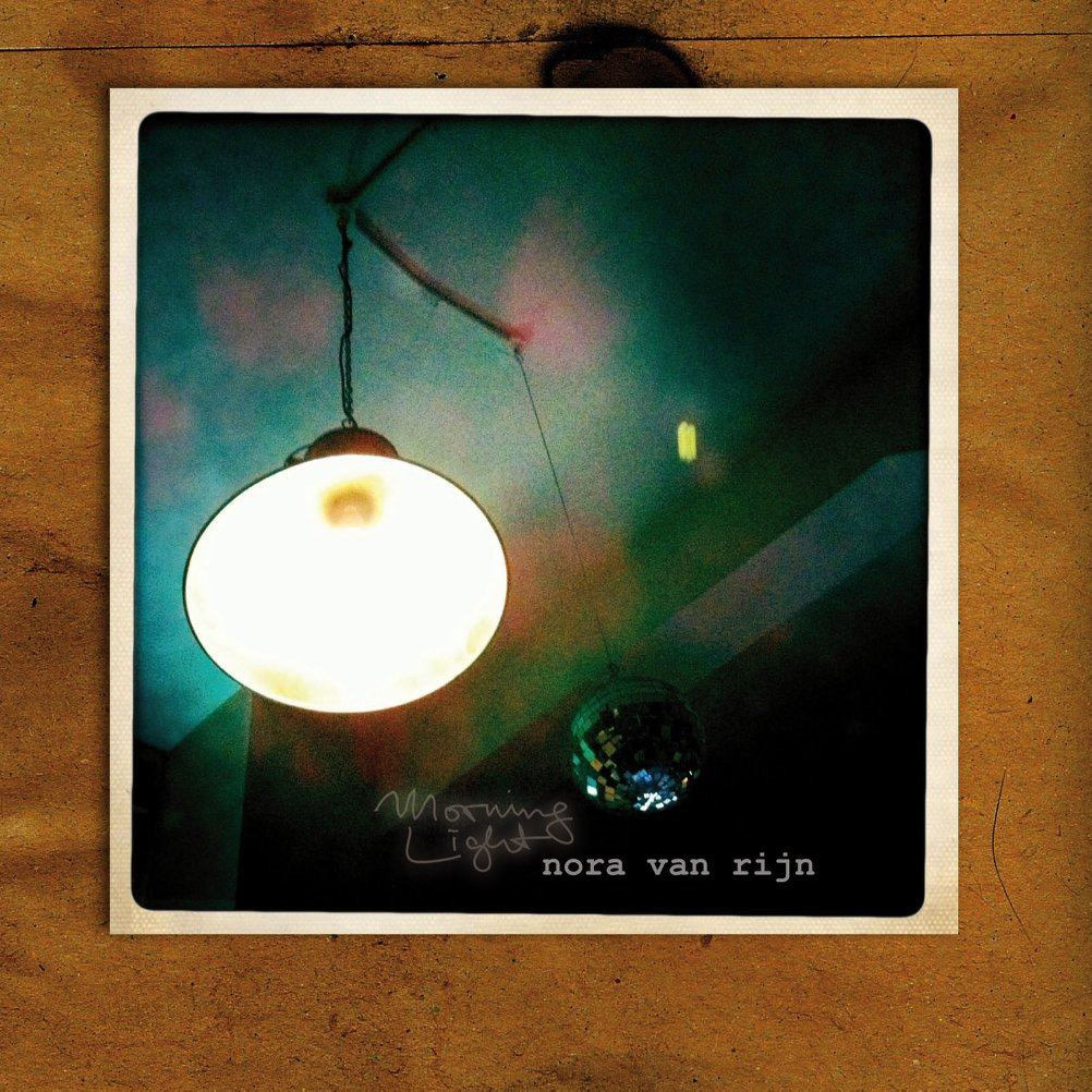 Laout, hand lettering, typography, background photography, photo editing, original photo by Maike Harberts.