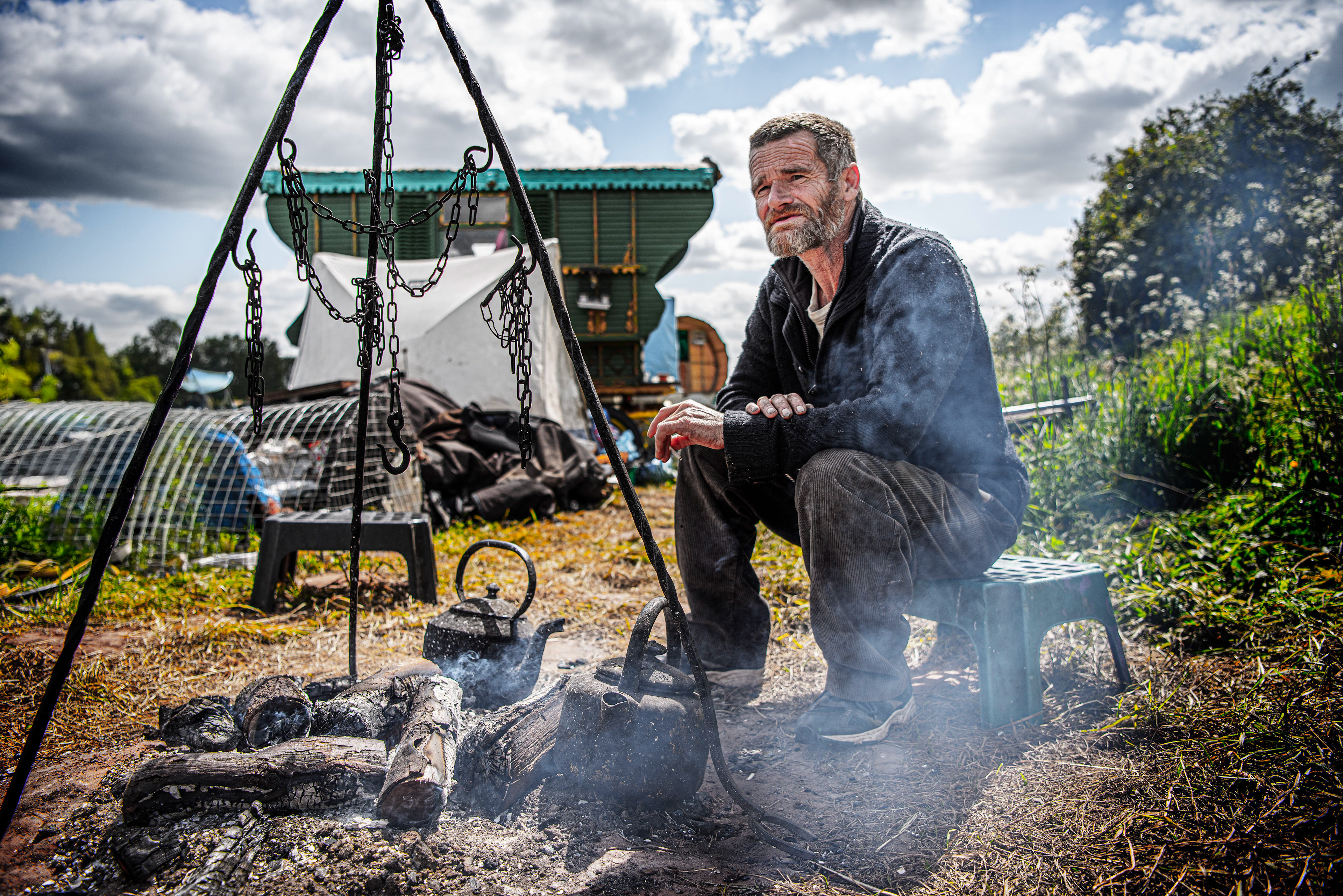 Simon Donnelly captures Gypsy culture and heritage in rural UK setting