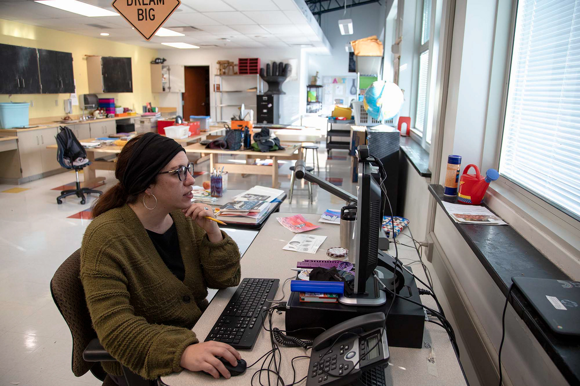 Rachel Rowen answers questions and explains how to complete different goals through a digital art platform. Rowen uses her share screen function to demonstrate how each task is performed so that her students can better understand how it’s done.