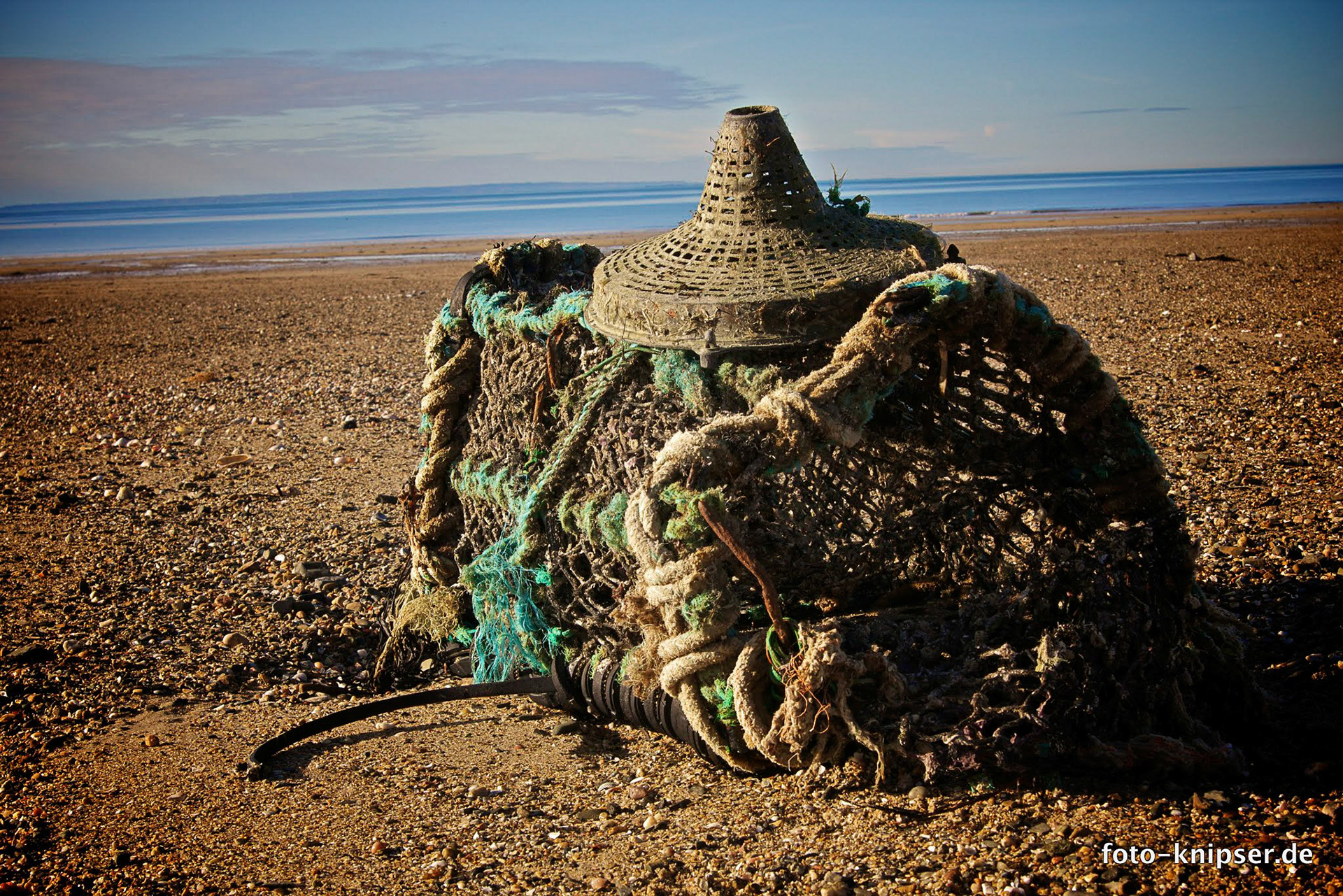 Angelkorb an der Küste in Portbail