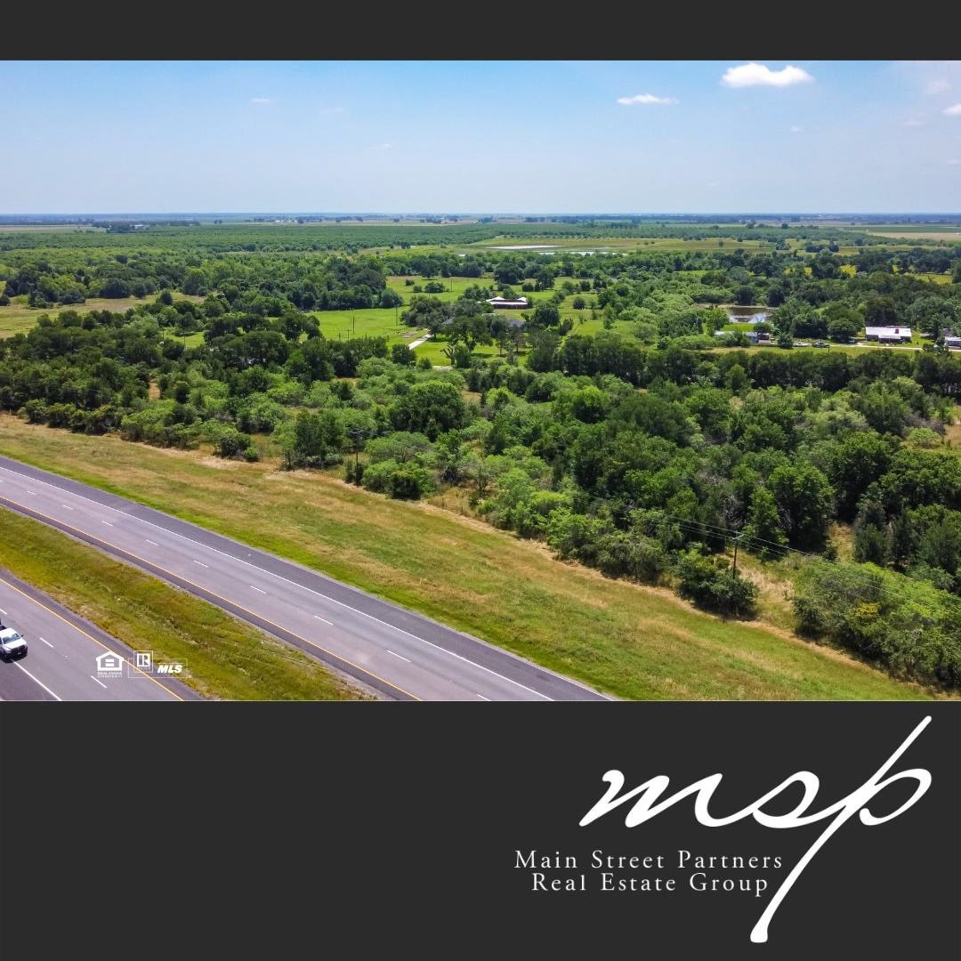 Copy of just listed instagram 1080 x 1350 (1080 × 1080 px)