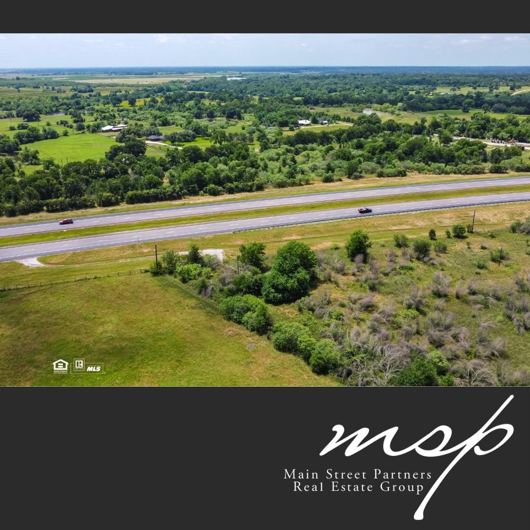 Copy of just listed instagram 1080 x 1350 (1080 × 1080 px)