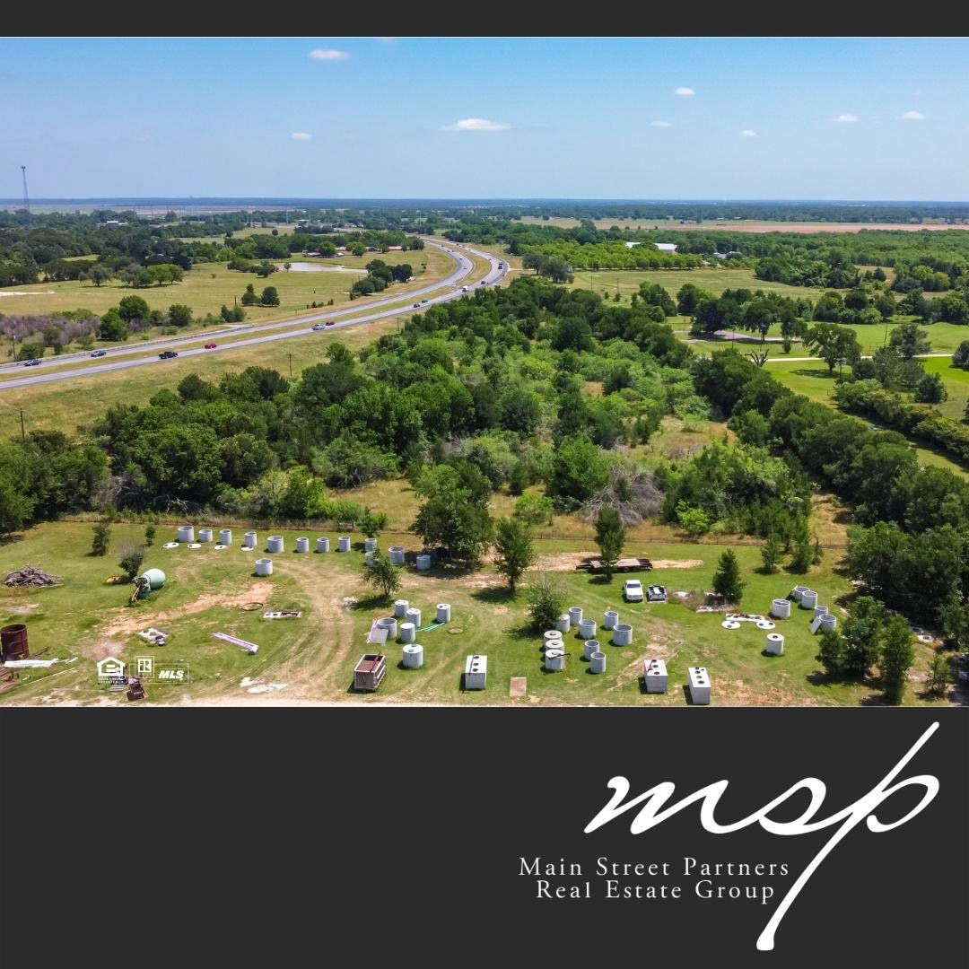 Copy of just listed instagram 1080 x 1350 (1080 × 1080 px)