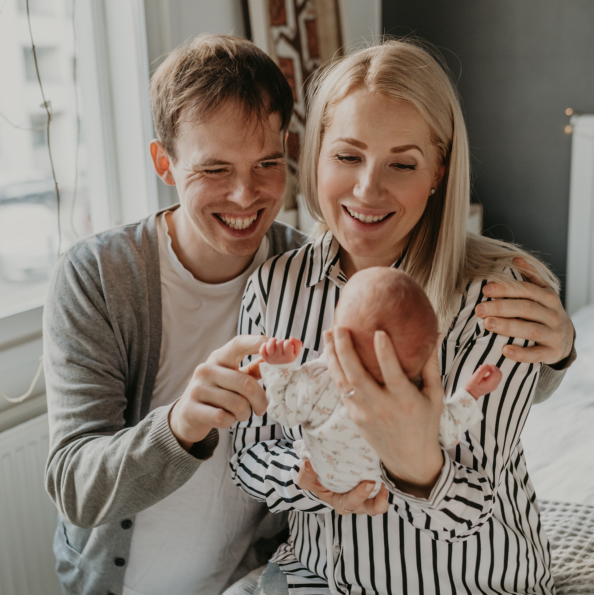 Newborn valokuvaus 380 €
