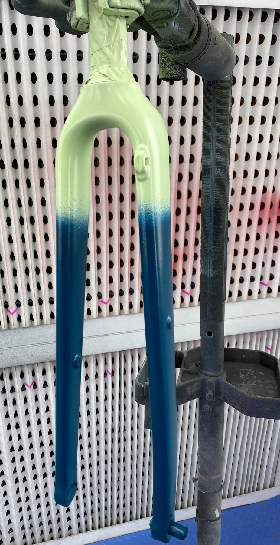 Fade high on the fork