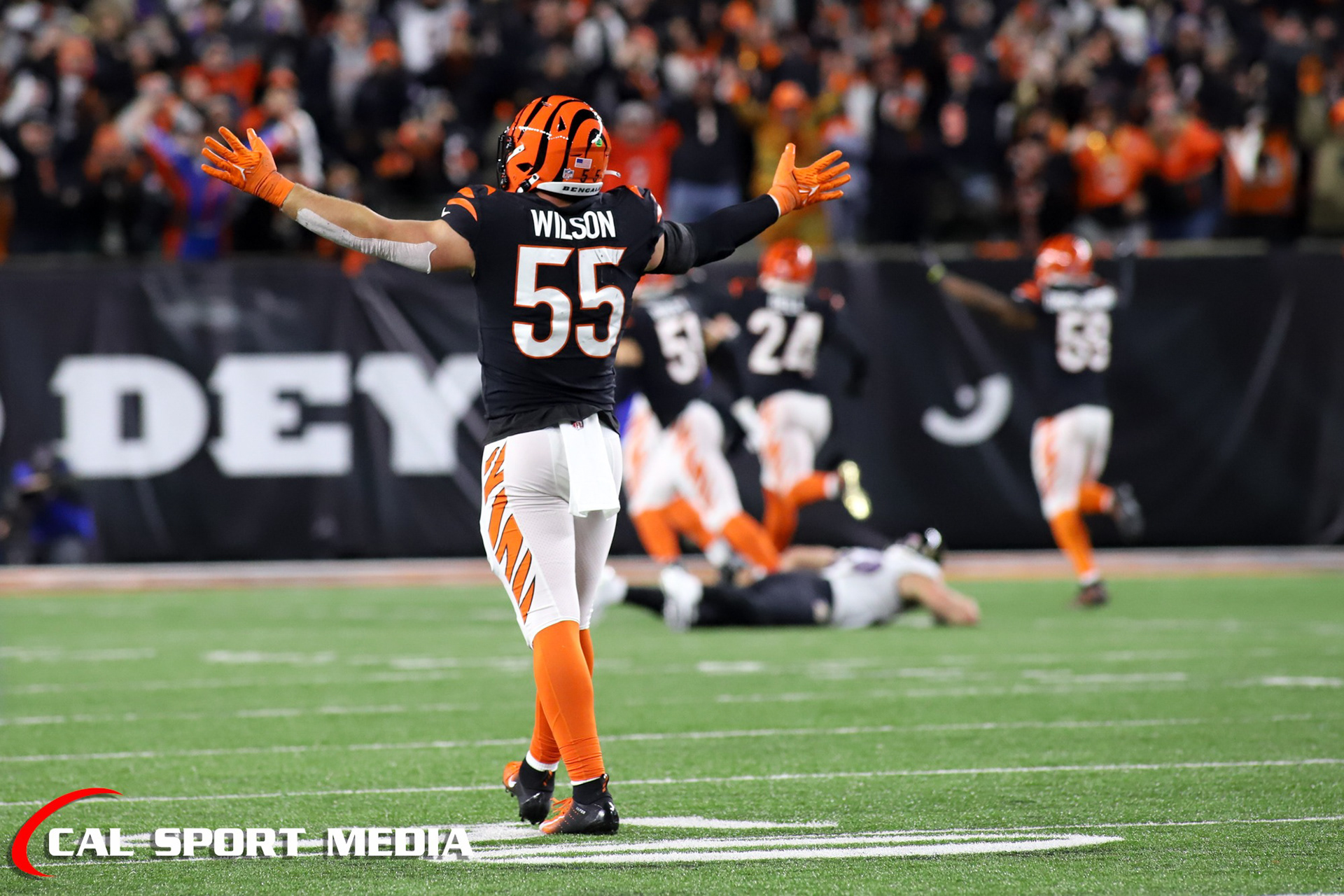 The Cincinnati Bengals return a fumble for a touchdown to help secure a playoff victory -- Cincinnati, OH -- 2023