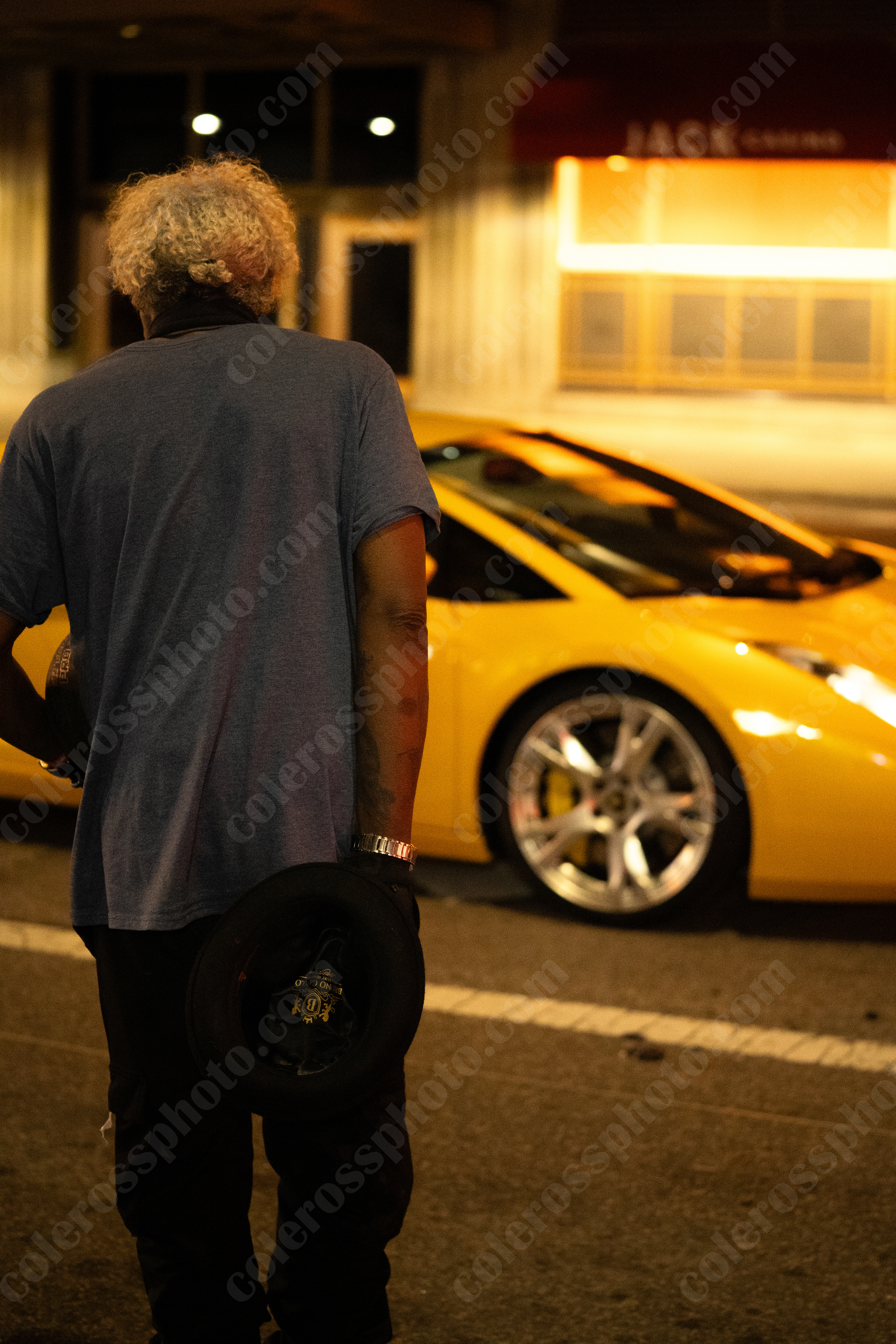 70mm, f/2.8, 1/250, ISO12800
