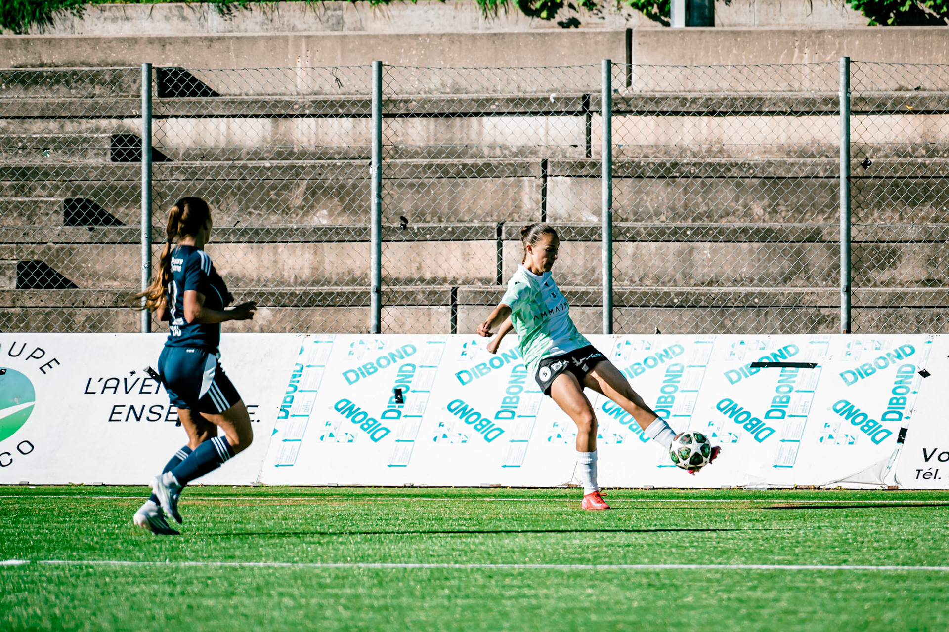 Match de championnat LNB (féminine) opposant l’Etoile Carouge FC à Yverdon Sport FC au Stade de la Fontenette à Carouge. (Christian António/LibsVisuals.com)