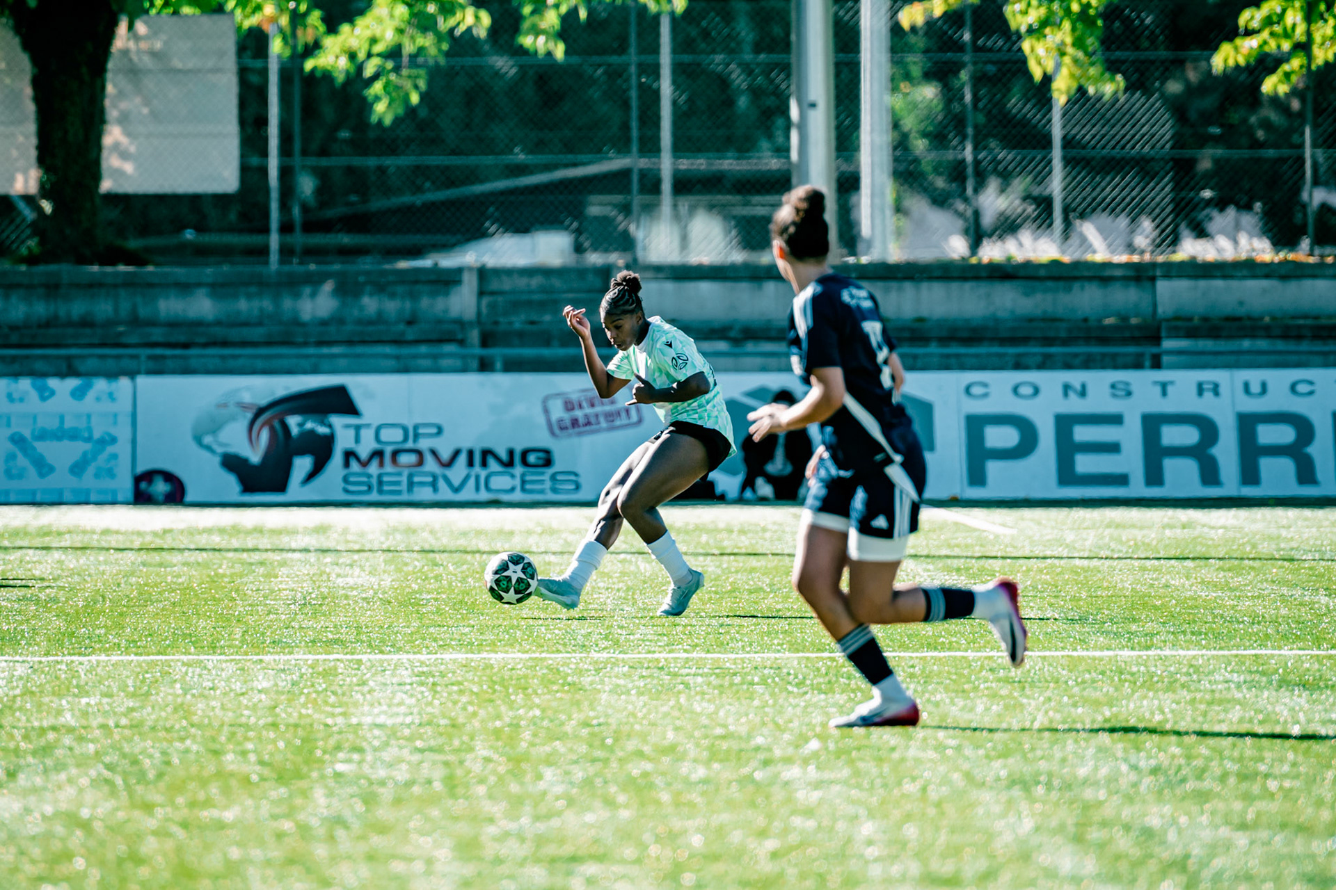 Match de championnat LNB (féminine) opposant l’Etoile Carouge FC à Yverdon Sport FC au Stade de la Fontenette à Carouge. (Christian António/LibsVisuals.com)
