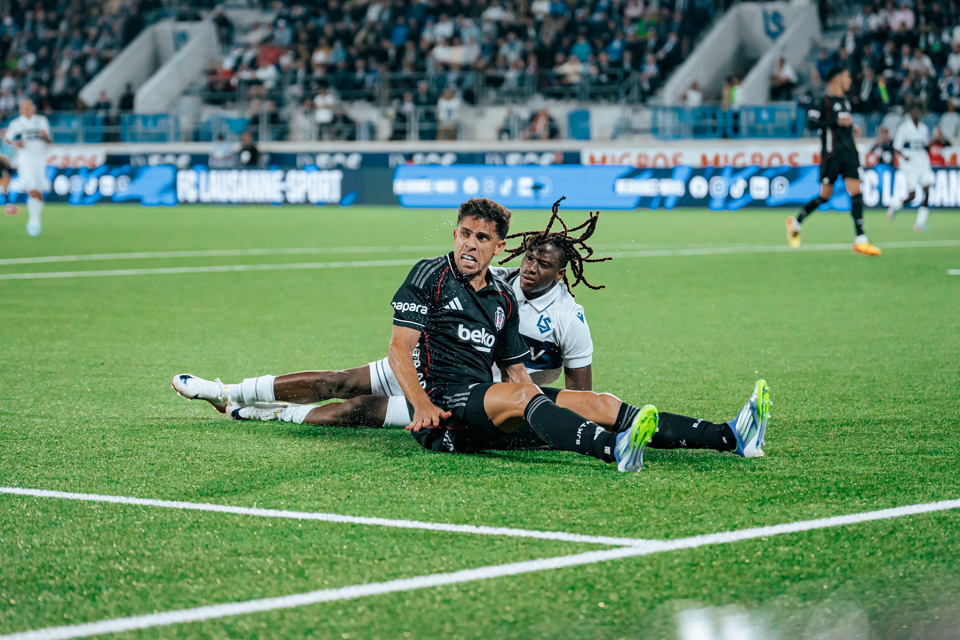 Match aller du tour de barrage de l’UEFA Europa Conference League 2025/26 opposant Lausanne-Sport et le Beşiktaş JK au Stade de la Tuilière. (Christian António/LibsVisuals.com)