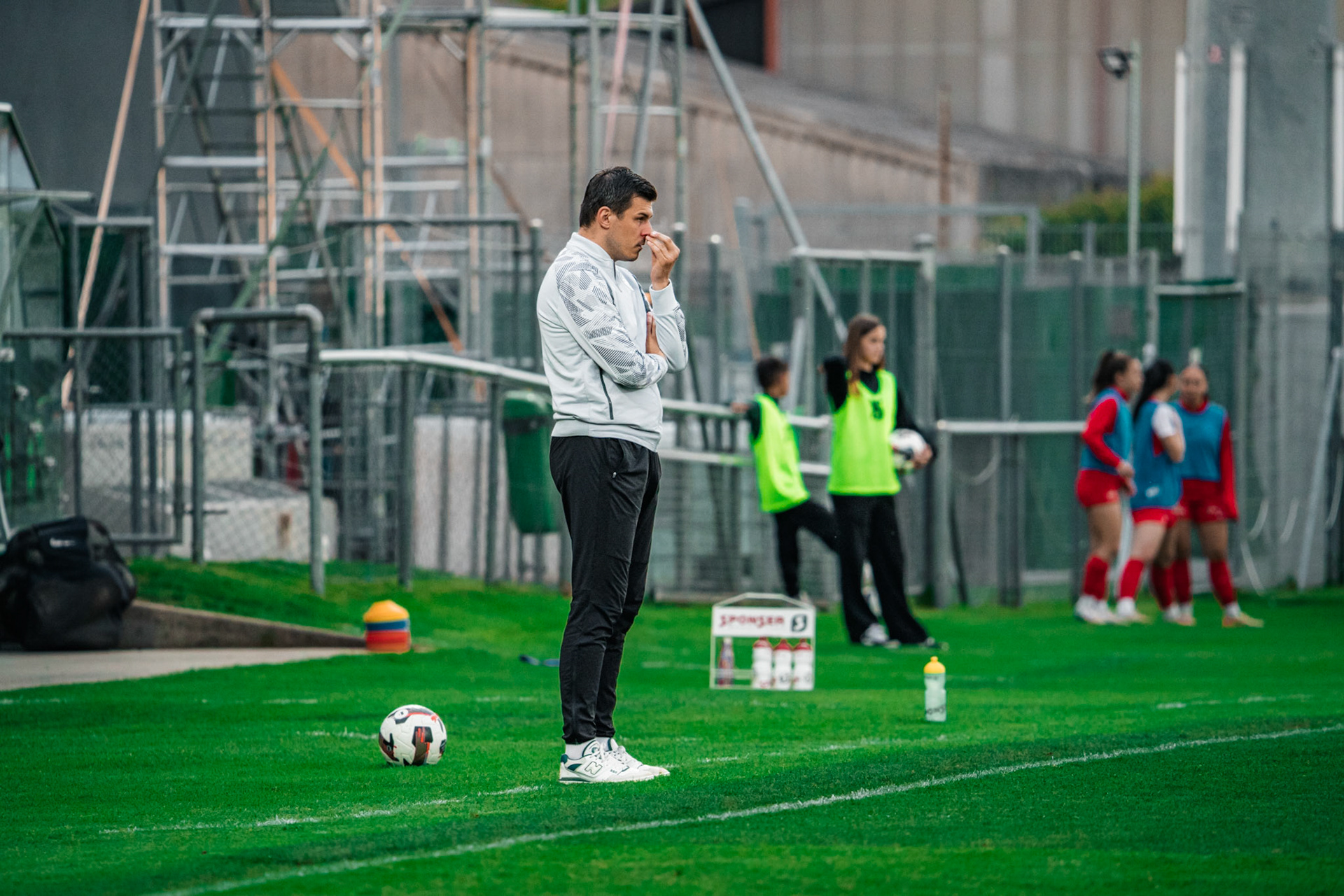 Yverdon Sport FC et FC Rapperswil-Jona au Stade Municipal. (Christian António/LibsVisuals.com)