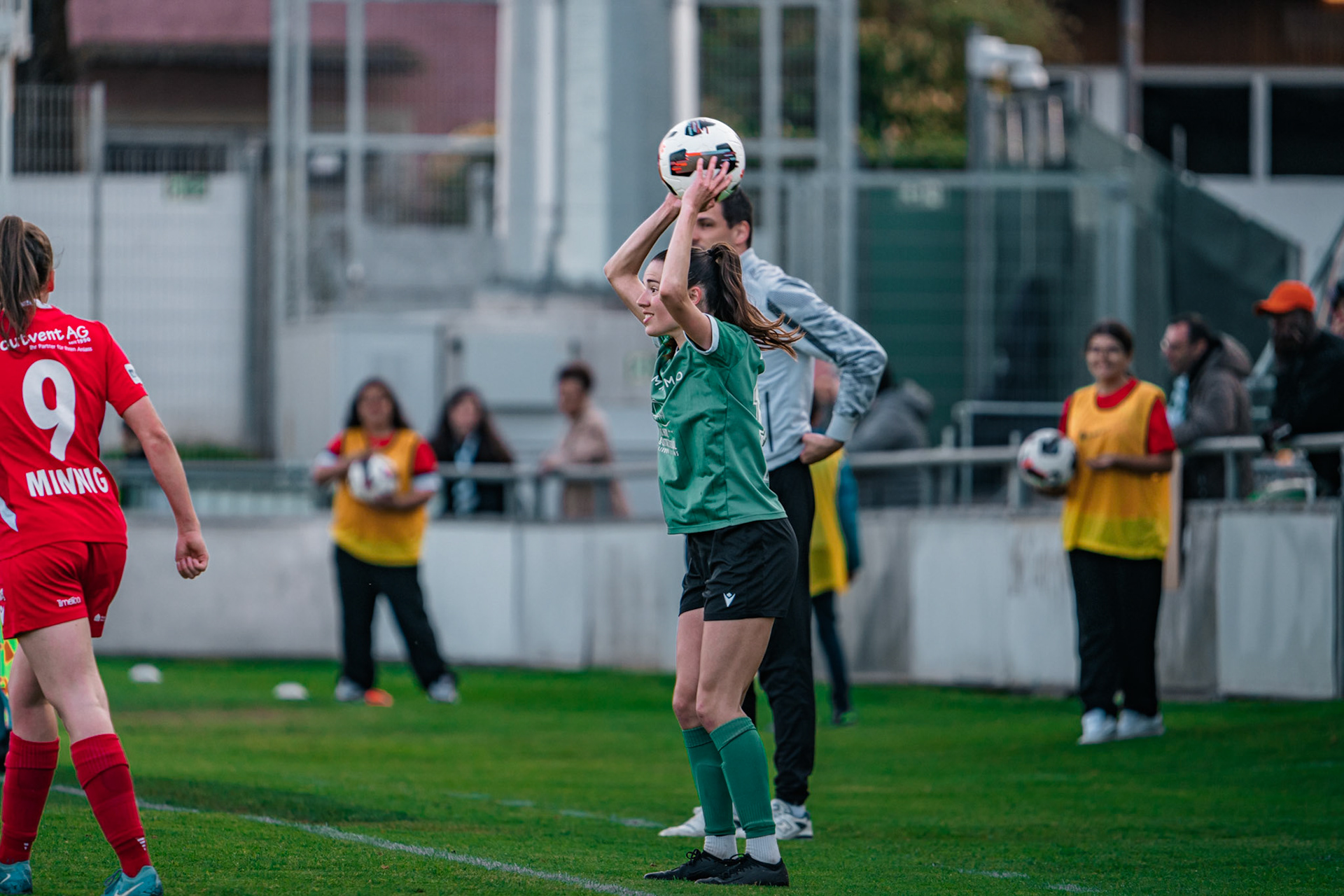 Yverdon Sport FC et Frauenteam Thun Berner-Oberland au Stade Municipal. (Christian António/LibsVisuals.com)