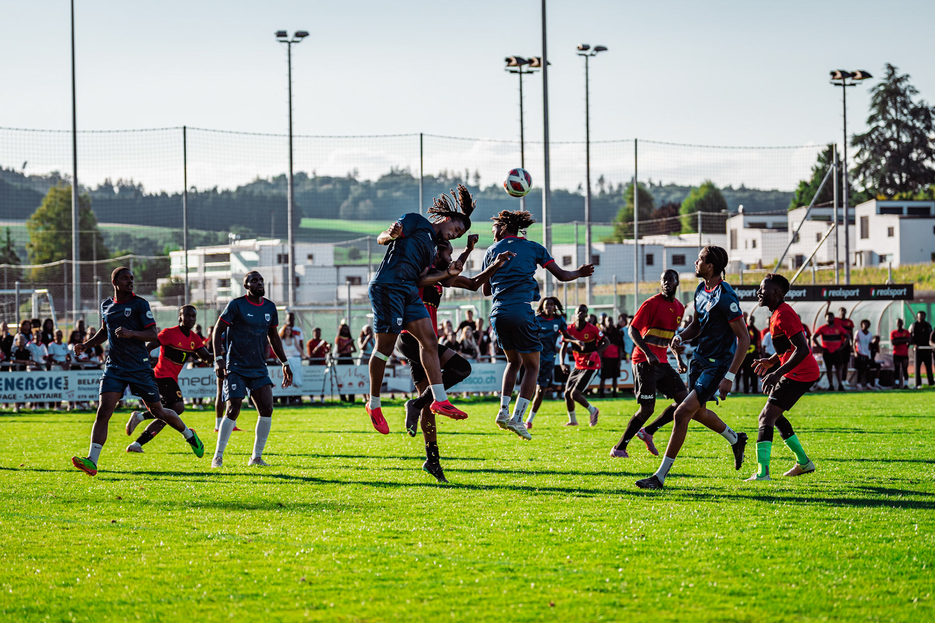 Match amical opposant l’Angola et le Cap-Vert (CanFribourg) au Terrain Communal de Corminboeuf. (Christian António/LibsVisuals.com)
