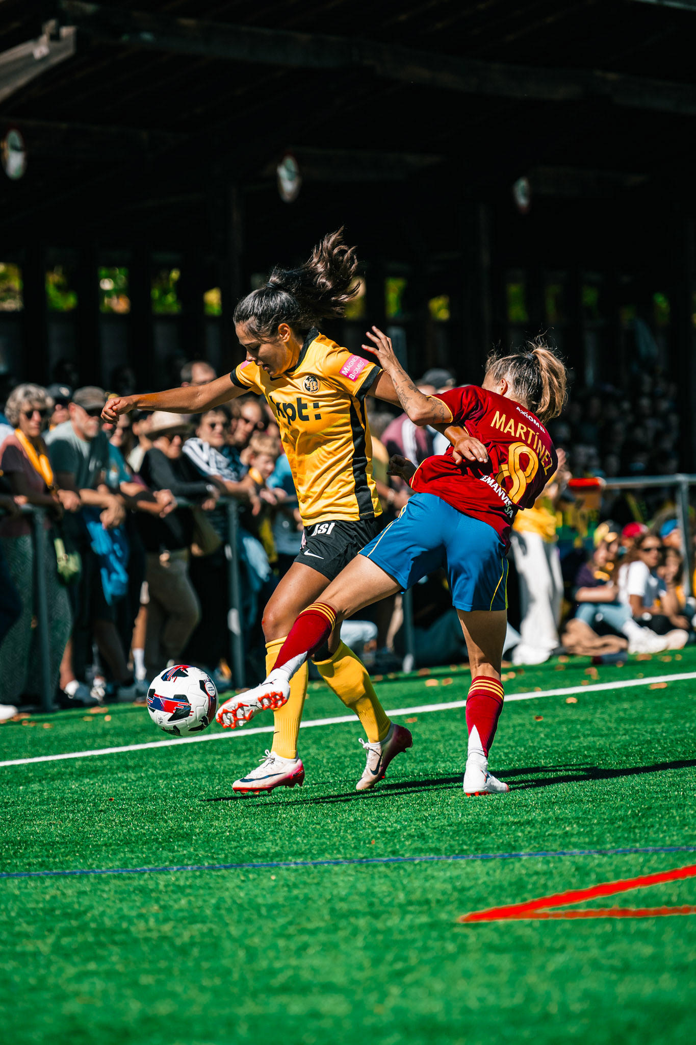 Match de l’AXA Women’s Super League opposant BSC YB Frauen et Servette FC Chênois Féminin au Spitalacker (Kunstrasenfeld), Bern. (Christian António/LibsVisuals.com)