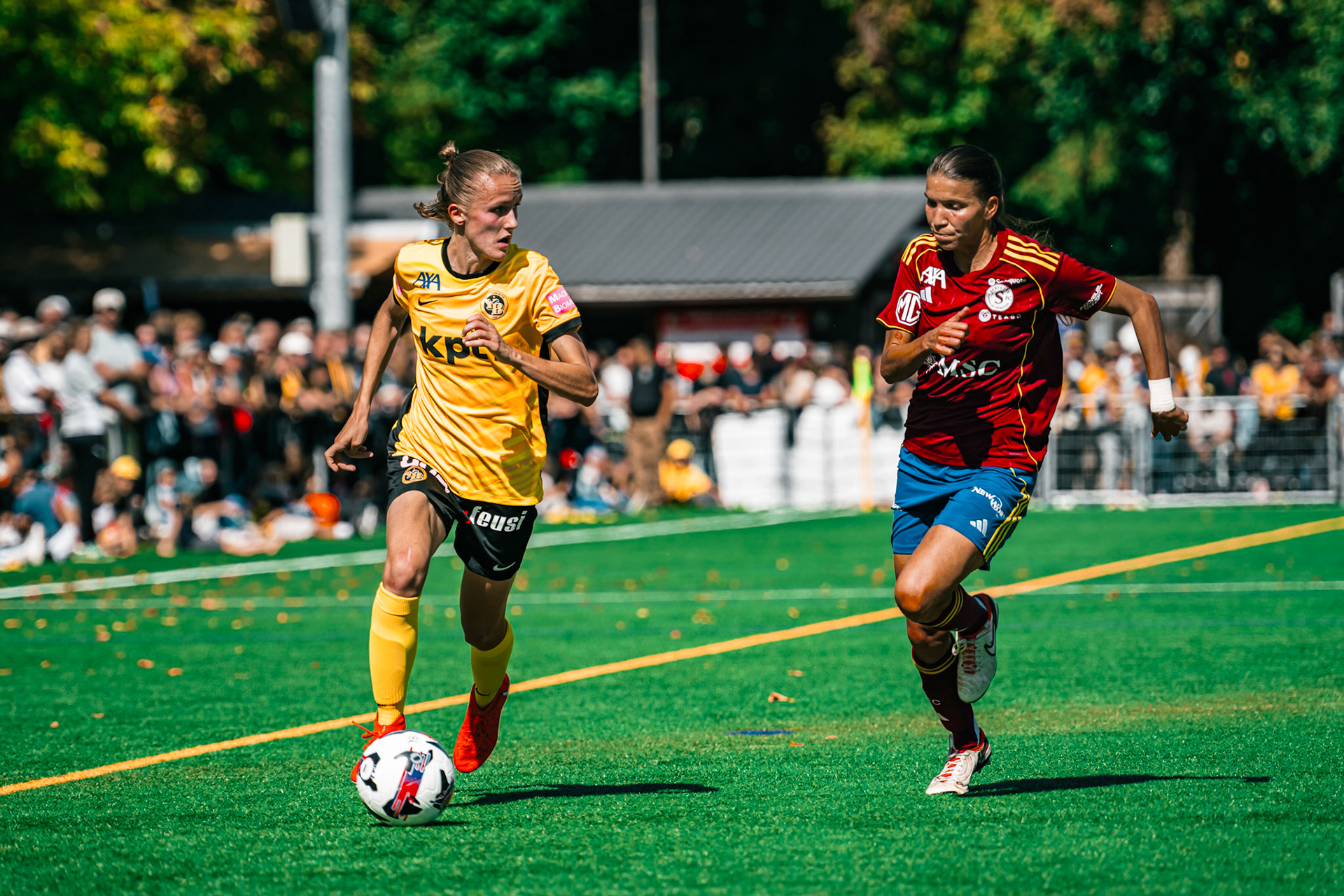 Match de l’AXA Women’s Super League opposant BSC YB Frauen et Servette FC Chênois Féminin au Spitalacker (Kunstrasenfeld), Bern. (Christian António/LibsVisuals.com)