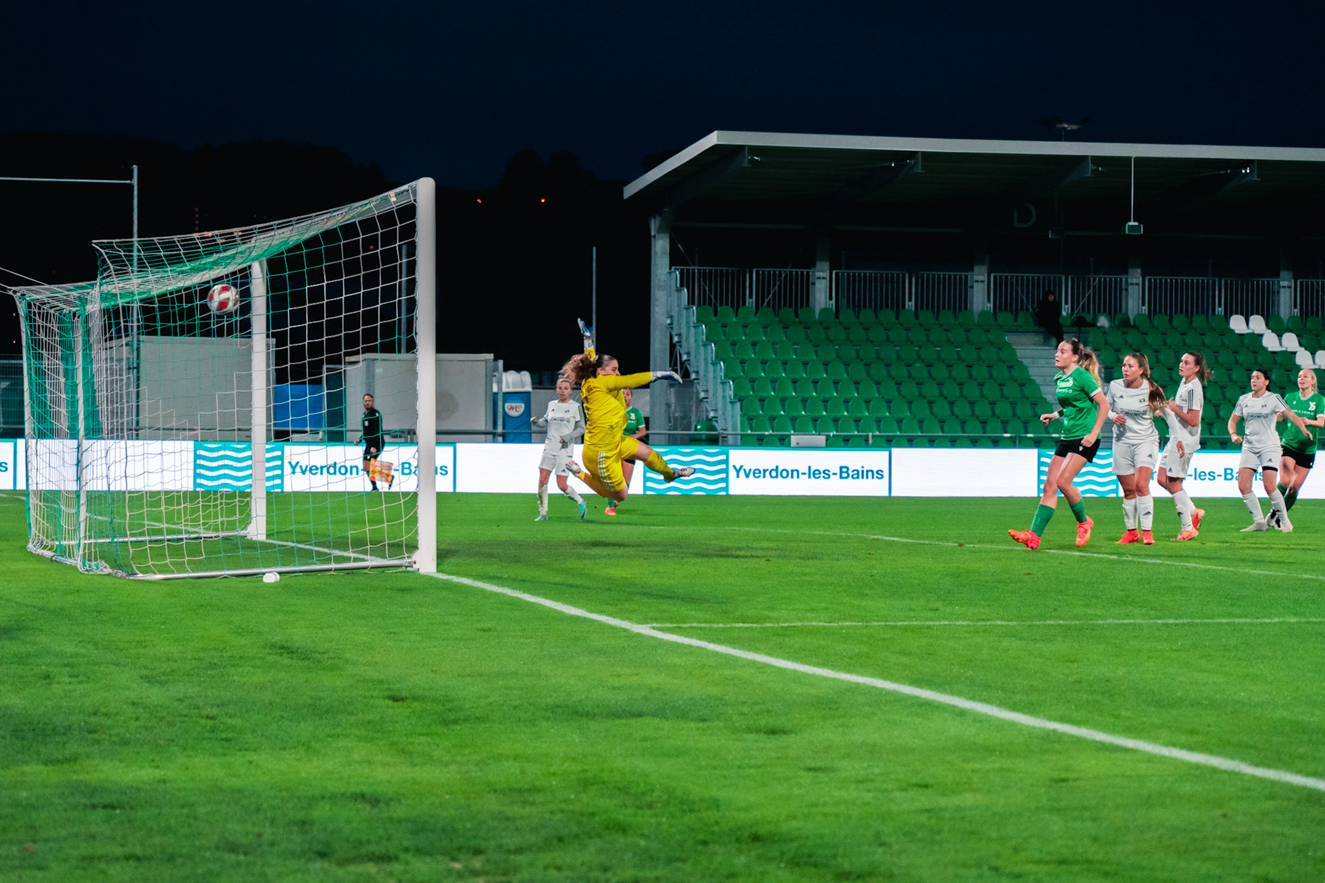 Ligue nationale B Féminine Yverdon Sport FC - Etoile Carouge FC