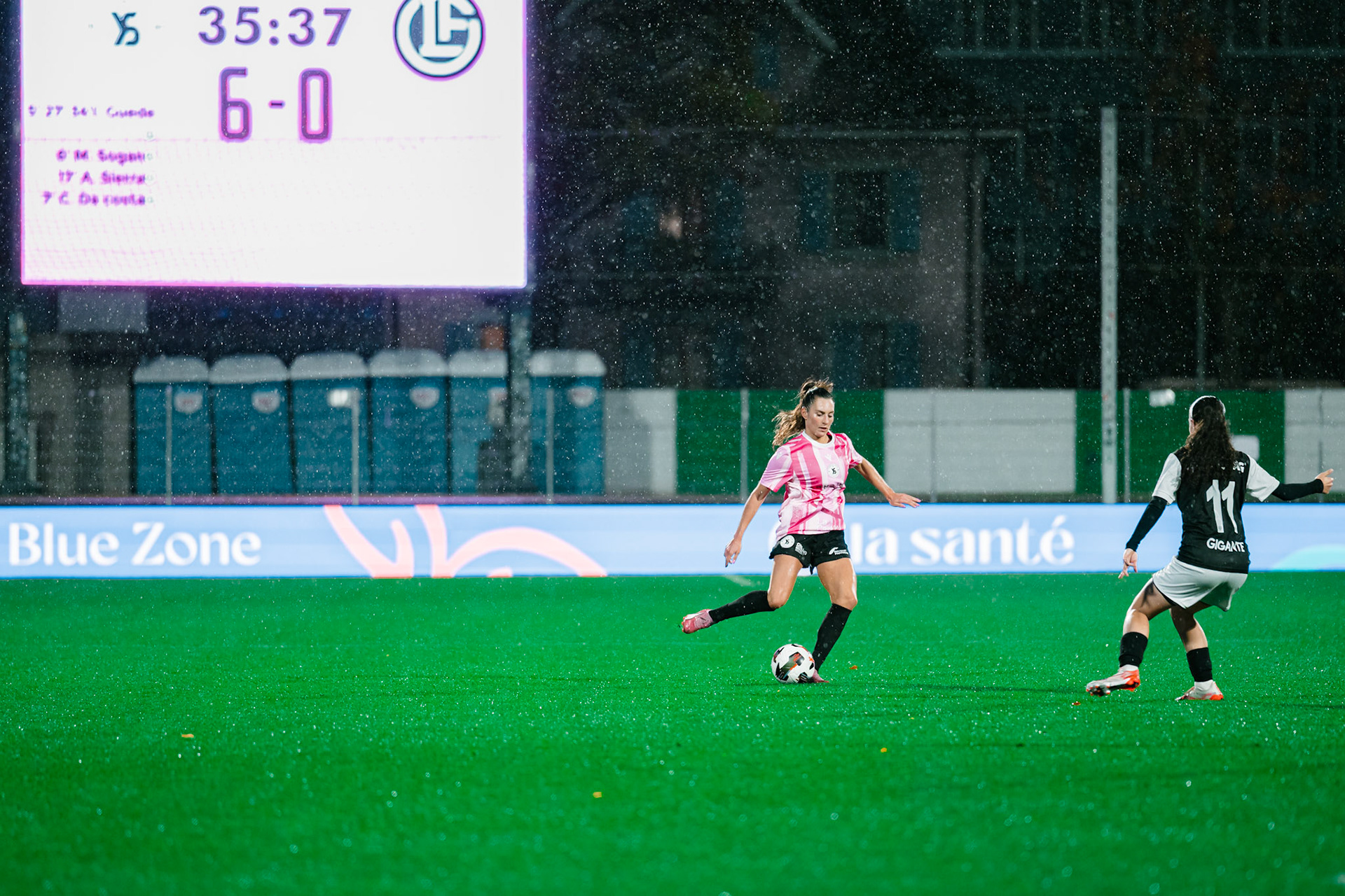 Match de championnat LNB féminine opposant Yverdon Sport FC et le FC Lugano au Stade Municipal, Yverdon-les-Bains. (Christian António / LibsVisuals.com)