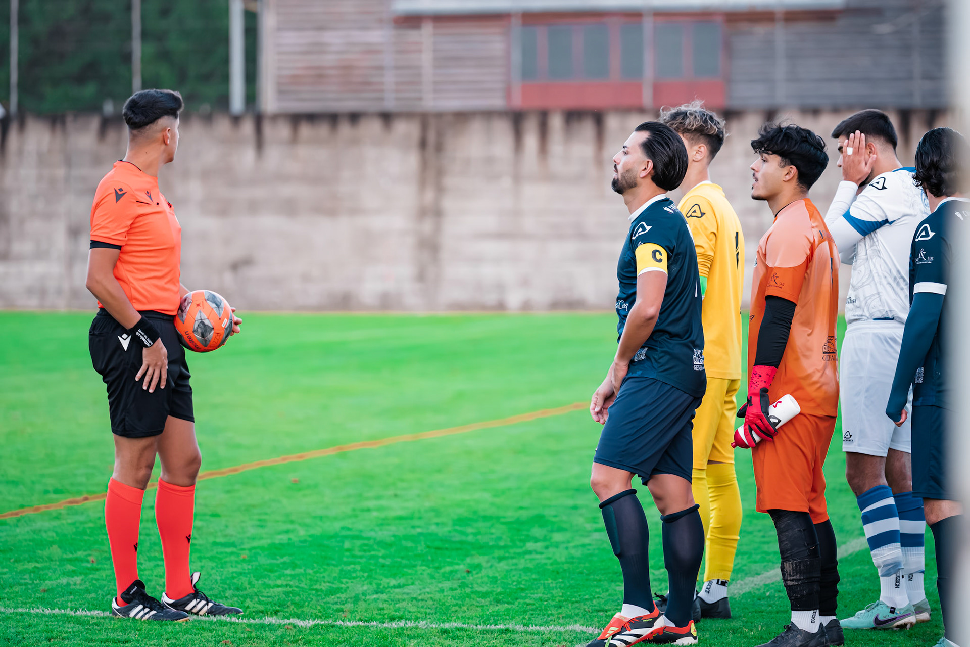 Match de championnat 3e ligue (Groupe 3) opposant le FC Azzurri Yverdon I au FC Bosna Yverdon I, au Stade Municipal, Yverdon. (Christian António/LibsVisuals.com)