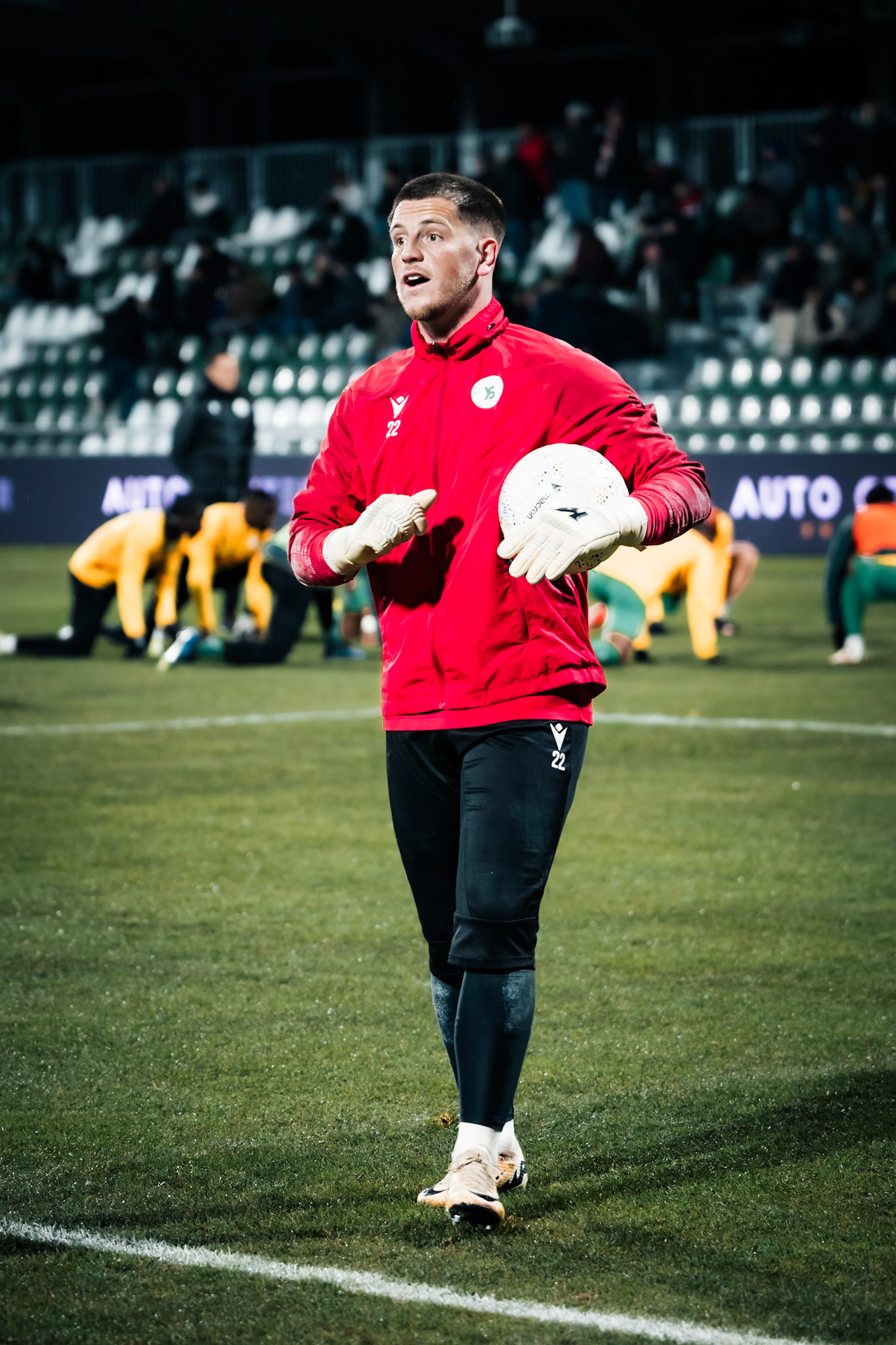 Kevin Martin, Gardien d'Yverdon-Sport FC à l’échauffement lors du match entre Yverdon Sport FC et FC Sion au Stade Municipal (Yverdon-Sport FC). (Christian António/LibsVisuals.com)