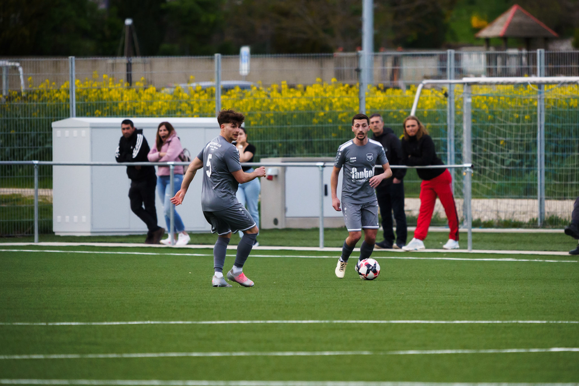 Match 2ème Ligue FC Champagne - FC Grandson-Tuileries au Terrain de Sport de Derrière-Ville à Champagne
