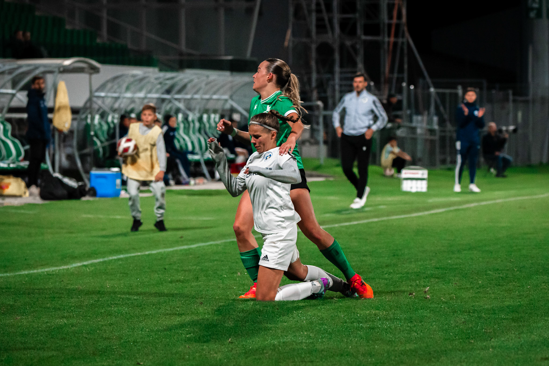 Ligue nationale B Féminine Yverdon Sport FC - Etoile Carouge FC