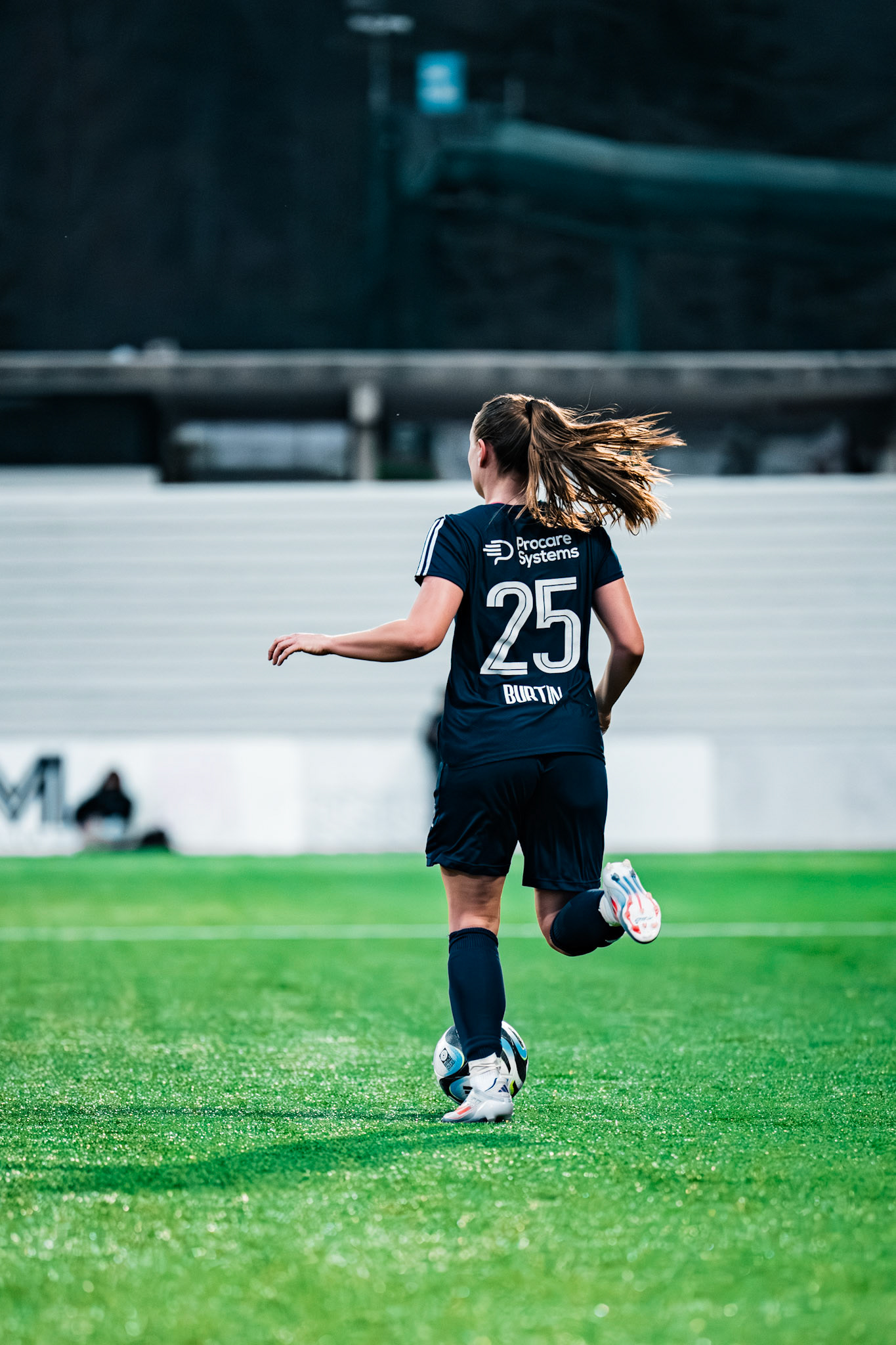 Etoile Carouge FC et Yverdon Sport FC au  Stade de la Fontenette (Christian António/LibsVisuals.com)