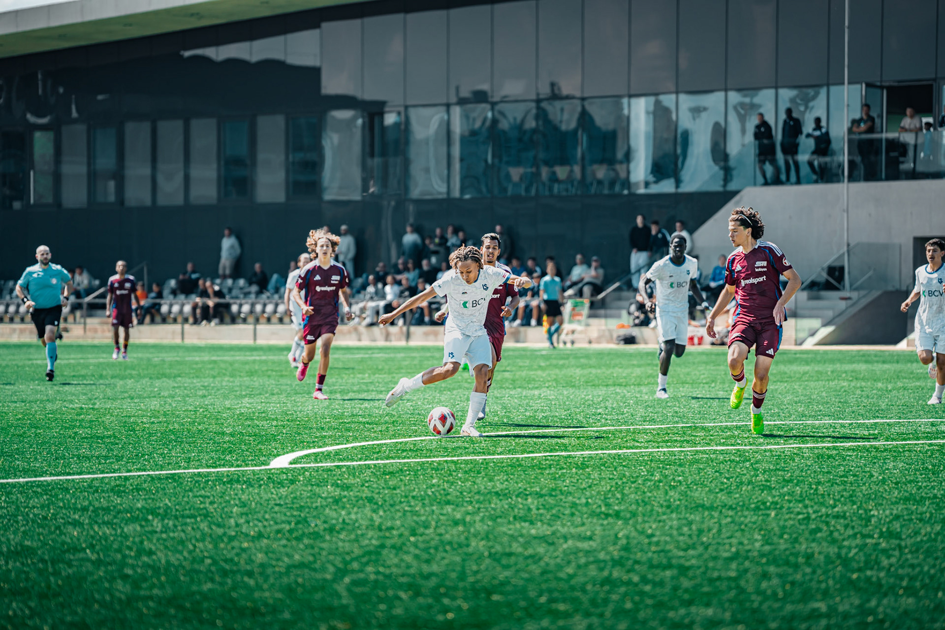 FC Lausanne-Sport M-17 et Servette FC M-17 au Centre sportif+ Stade de la Tuilière. (Christian António/LibsVisuals.com)