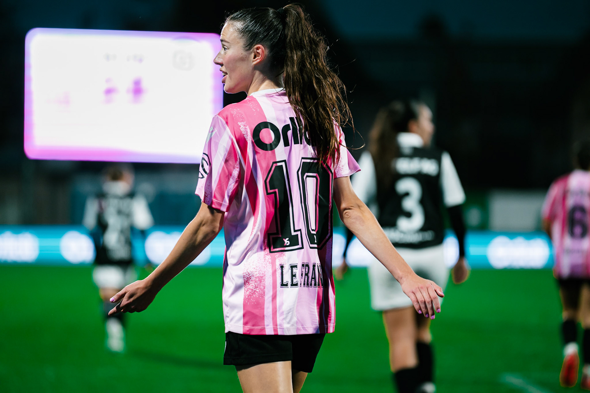 Match de championnat LNB féminine opposant Yverdon Sport FC et le FC Lugano au Stade Municipal, Yverdon-les-Bains. (Christian António / LibsVisuals.com)