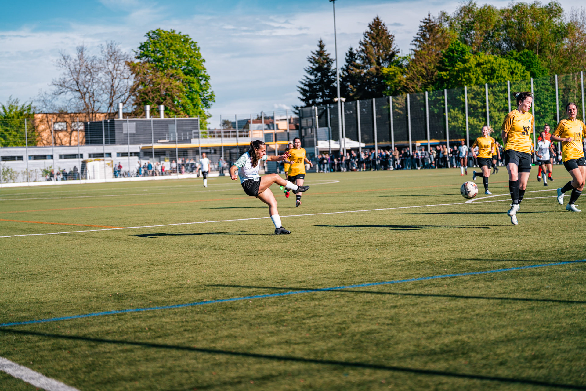 FC Schlieren et Yverdon Sport FC au Zelgli. (Christian António/LibsVisuals.com)