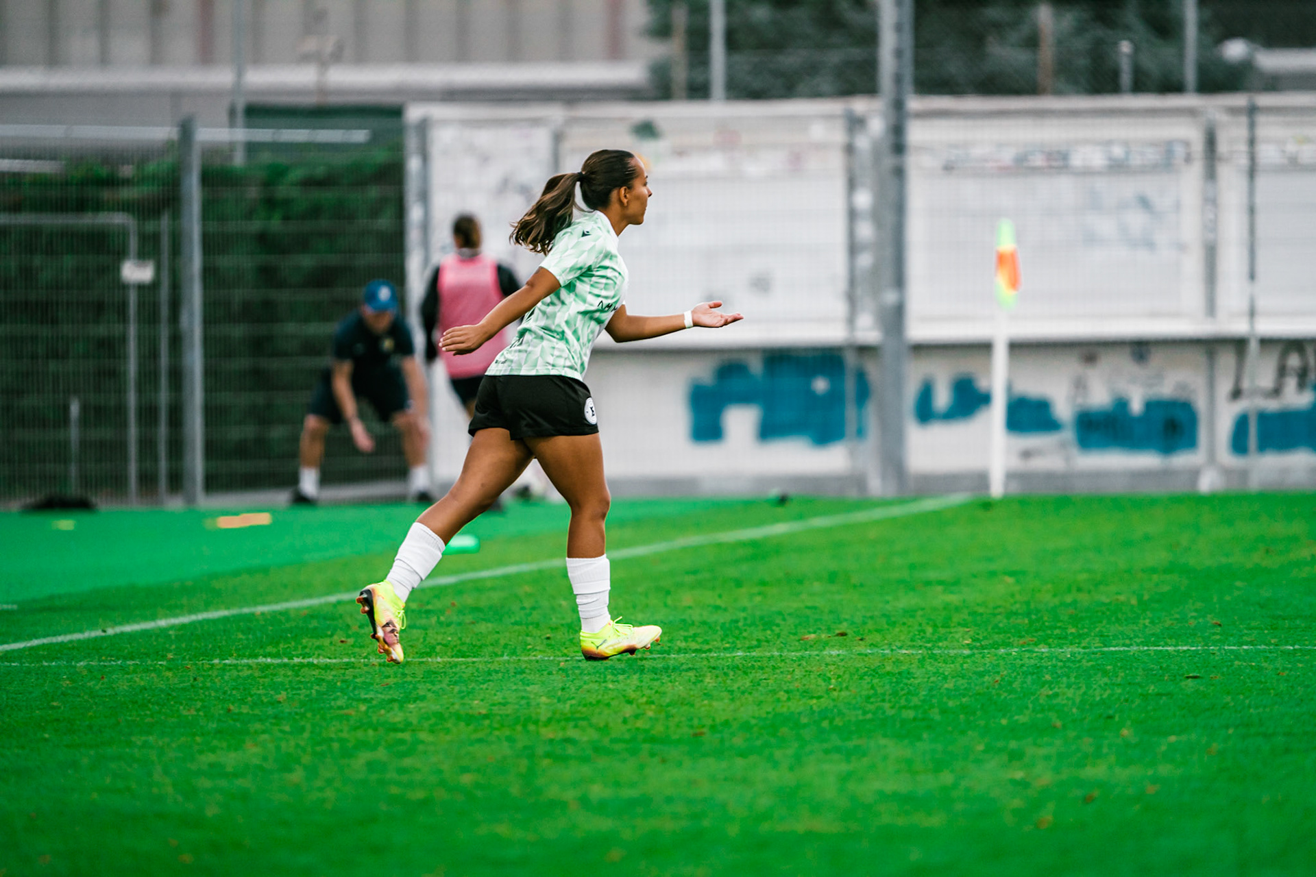 Match championnat LNB féminine opposant Yverdon Sport FC et FC Schlieren au Stade Municipal. (Christian António/LibsVisuals.com)