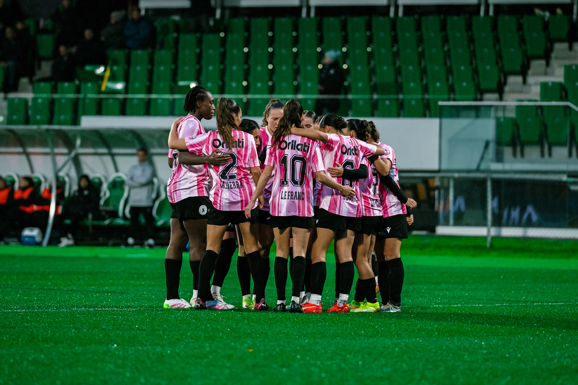 Match de championnat LNB féminine opposant Yverdon Sport FC et le FC Lugano au Stade Municipal, Yverdon-les-Bains. (Christian António / LibsVisuals.com)