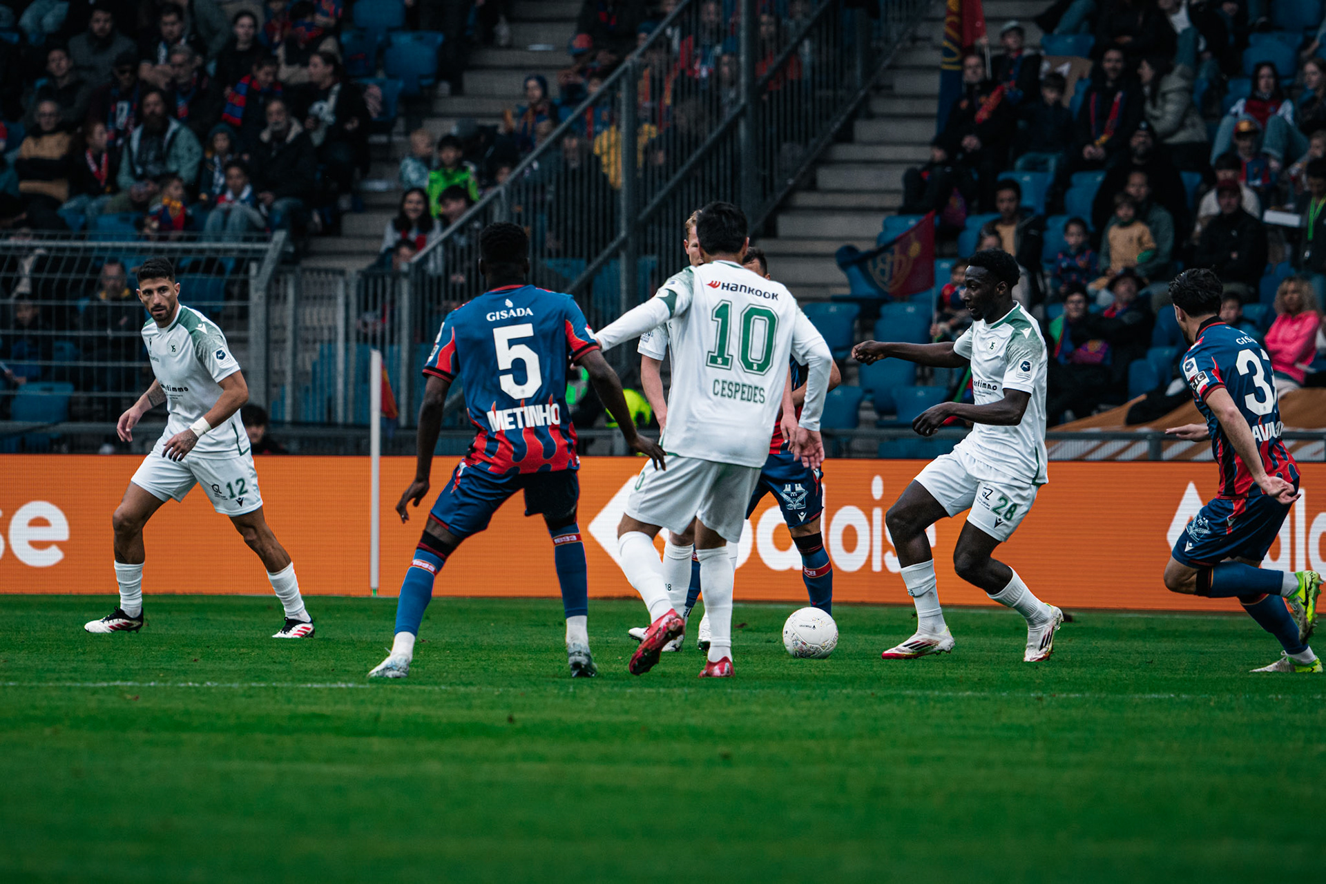 FC Basel 1893 et Yverdon Sport FC au St. Jakob-Park. (Christian António/LibsVisuals.com)