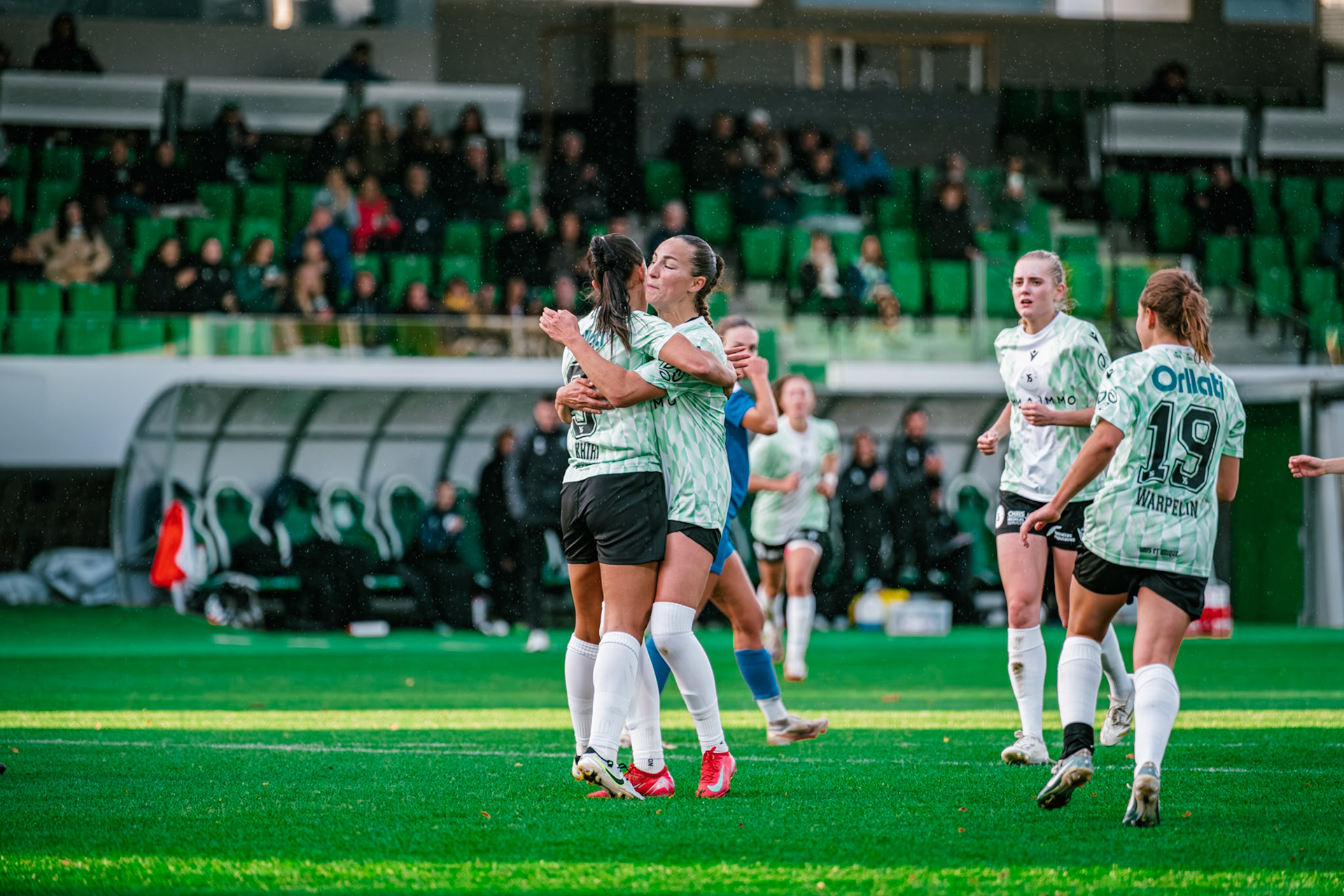 Match championnat LNB féminine opposant Yverdon Sport FC et FC Oerlikon/Polizei ZH 1 au Stade Municipal. (Christian António/LibsVisuals.com)