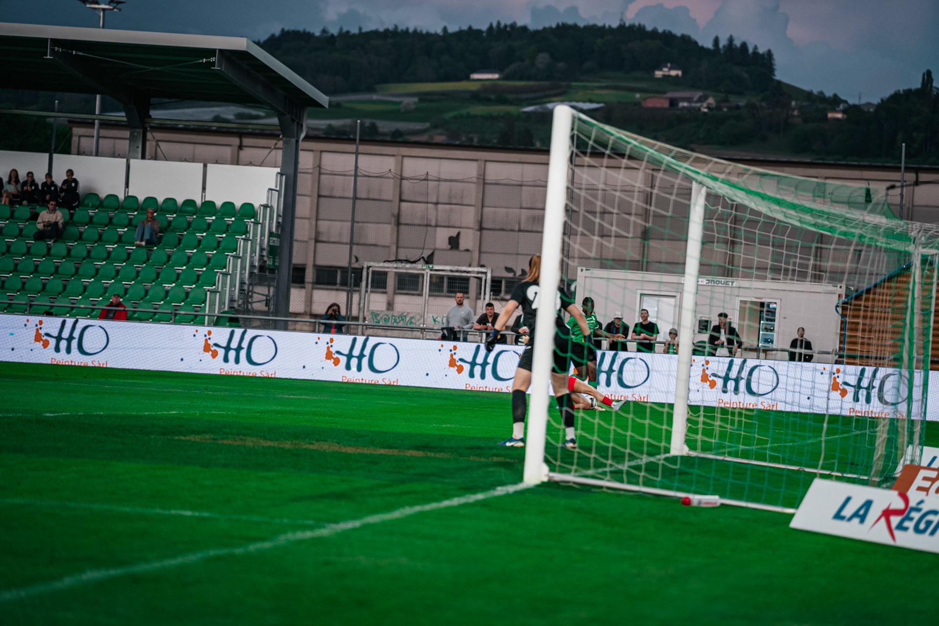 Yverdon Sport FC et FC Rapperswil-Jona au Stade Municipal. (Christian António/LibsVisuals.com)