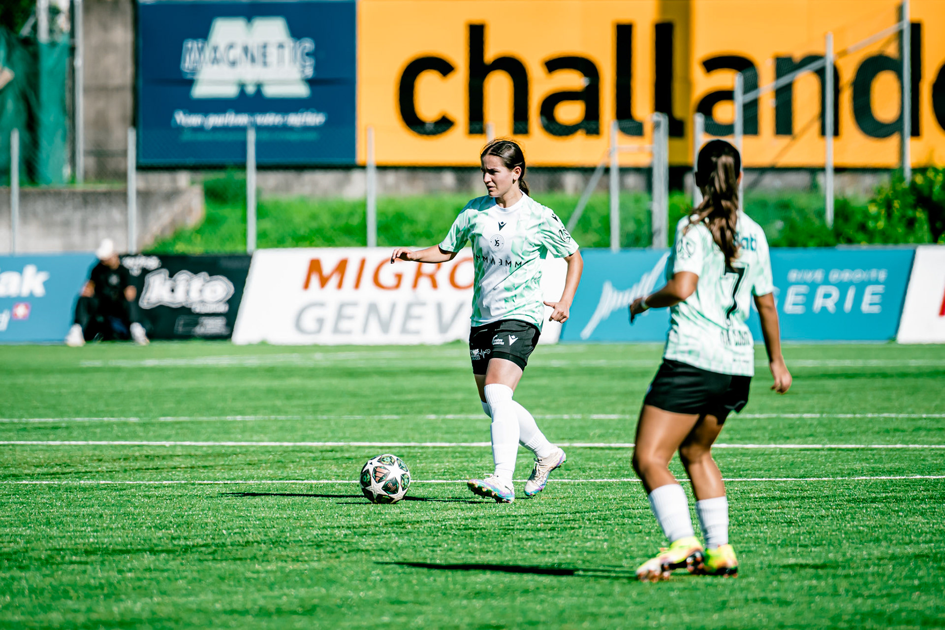 Match de championnat LNB (féminine) opposant l’Etoile Carouge FC à Yverdon Sport FC au Stade de la Fontenette à Carouge. (Christian António/LibsVisuals.com)